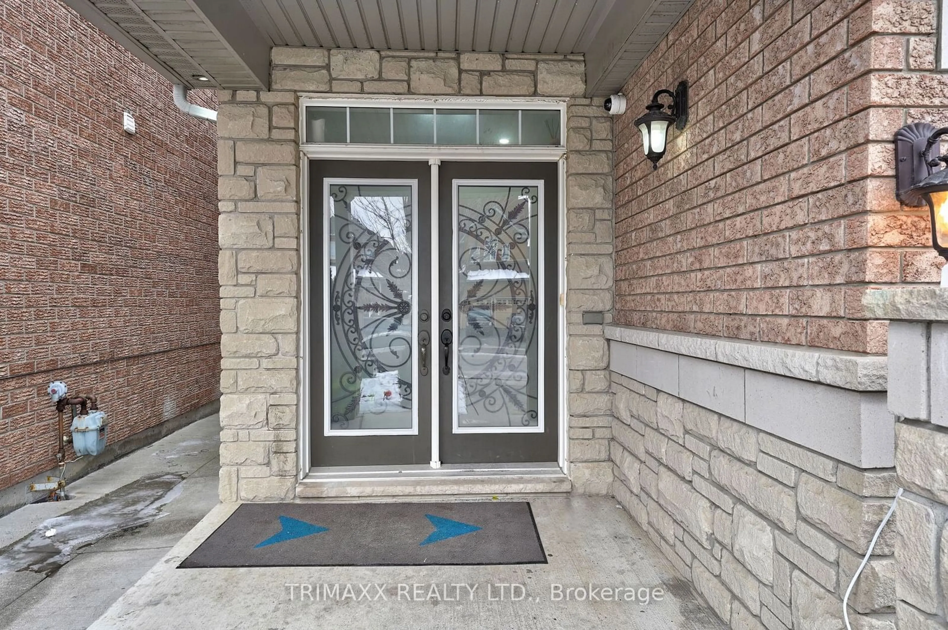 Indoor entryway for 21 Sunnyvale Gate, Brampton Ontario L6S 6J3