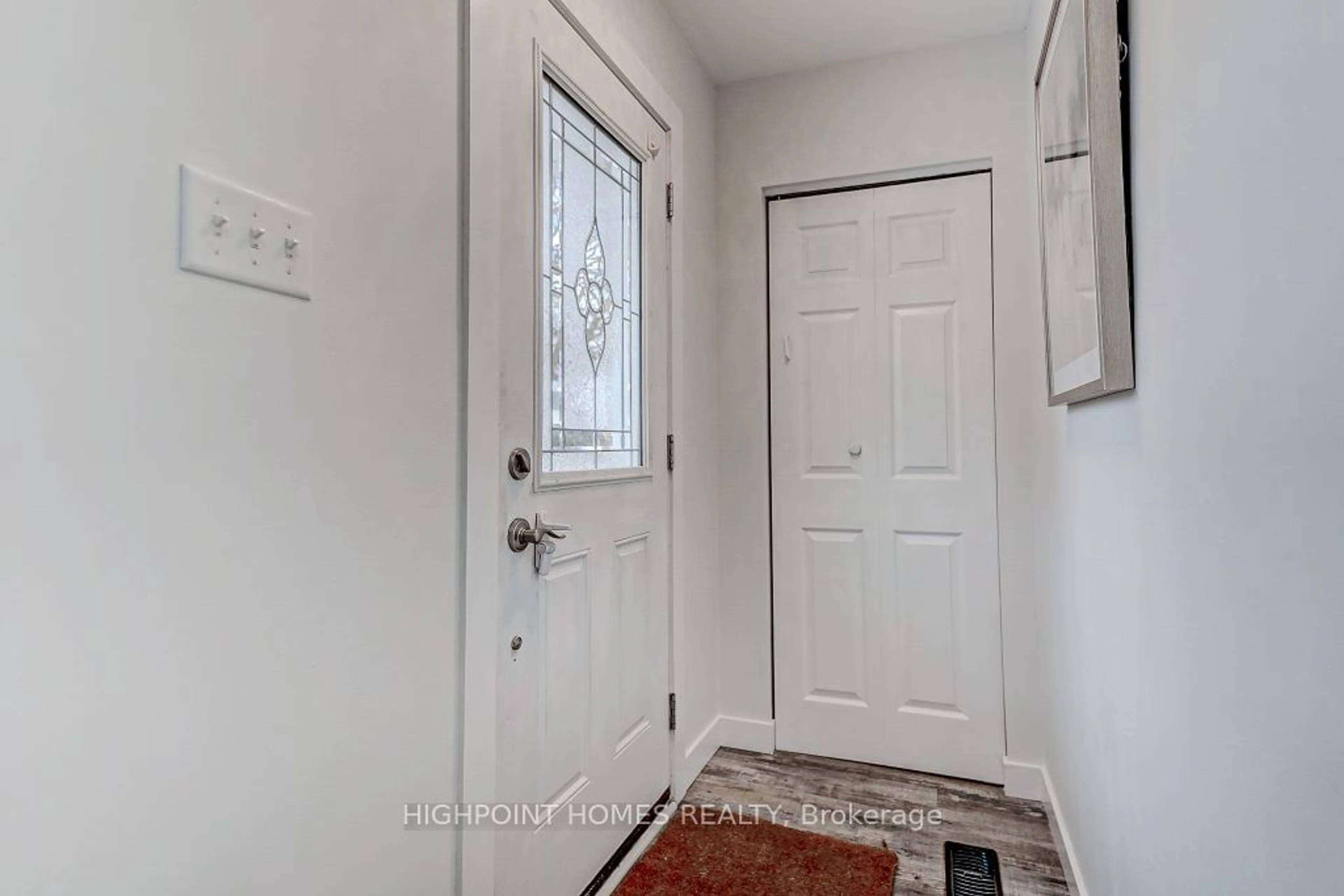 Indoor entryway for 57 Newstead Cres, Brampton Ontario L6V 2A8