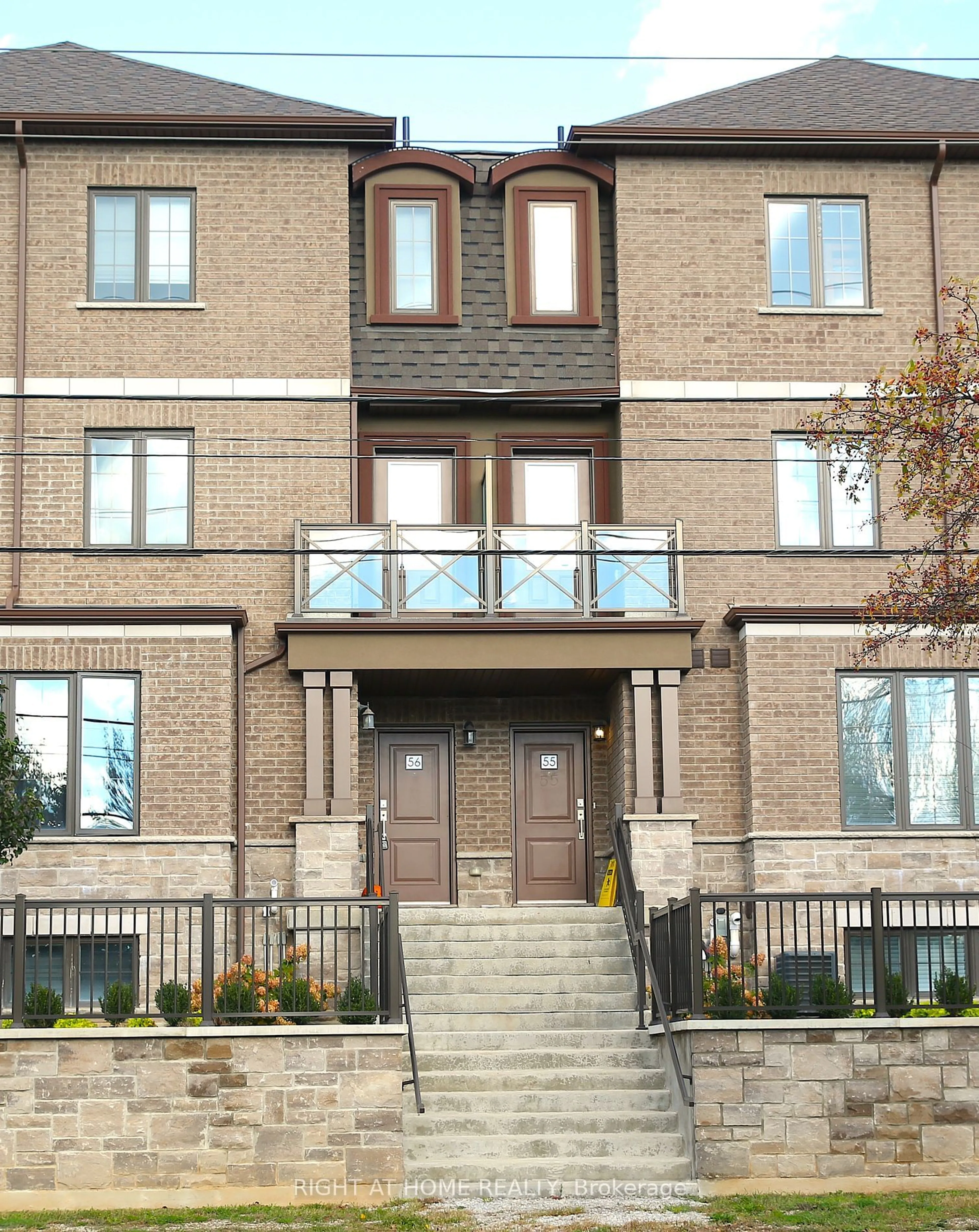 Home with brick exterior material, building for 445 Ontario St #56, Milton Ontario L9T 2N2