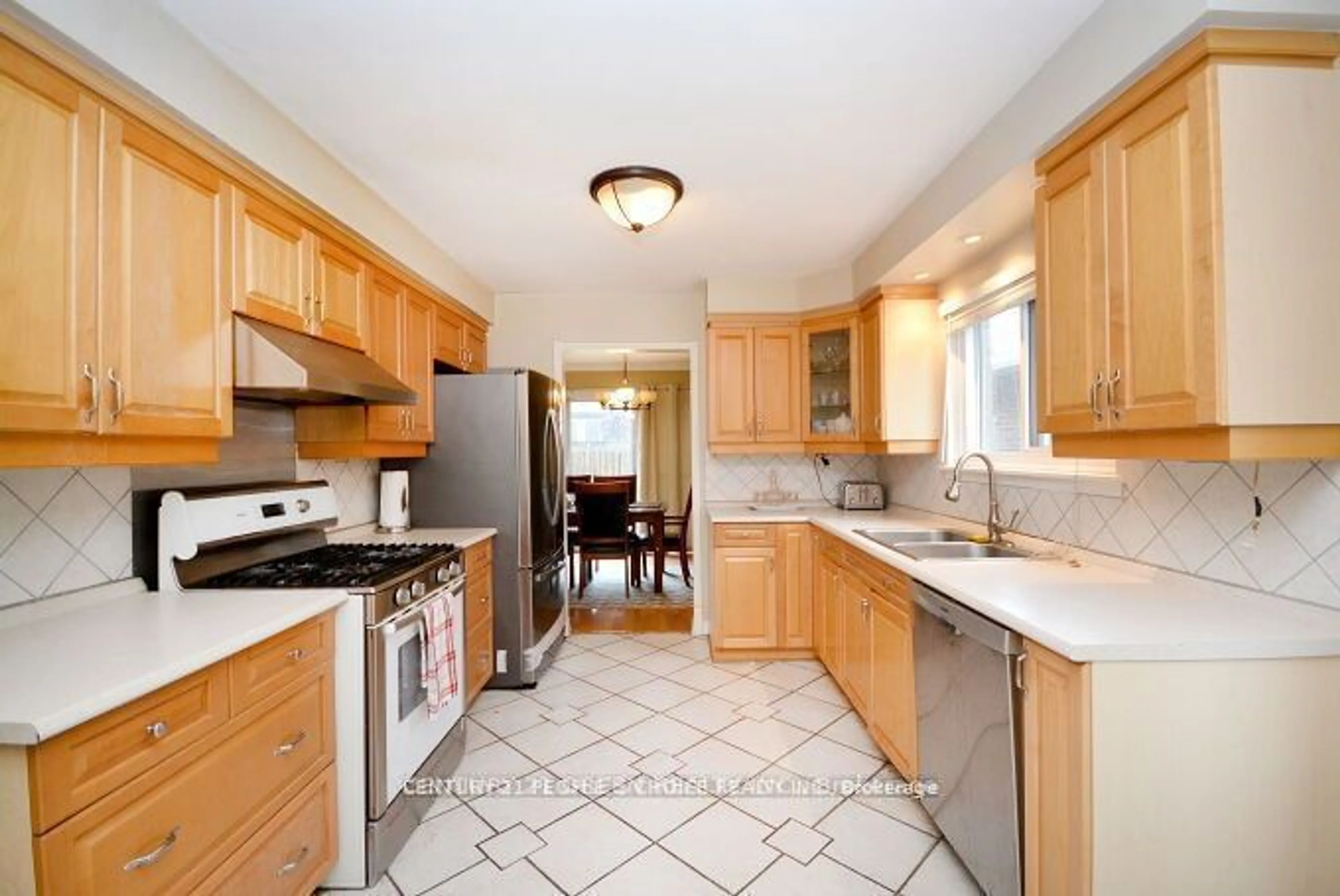 Standard kitchen, ceramic/tile floor for 26 Milford Cres, Brampton Ontario L6S 3E4