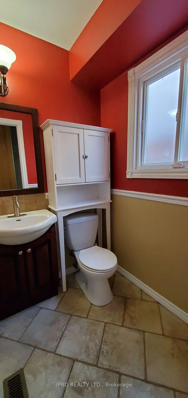 Additional property image - 12 Simmons Blvd