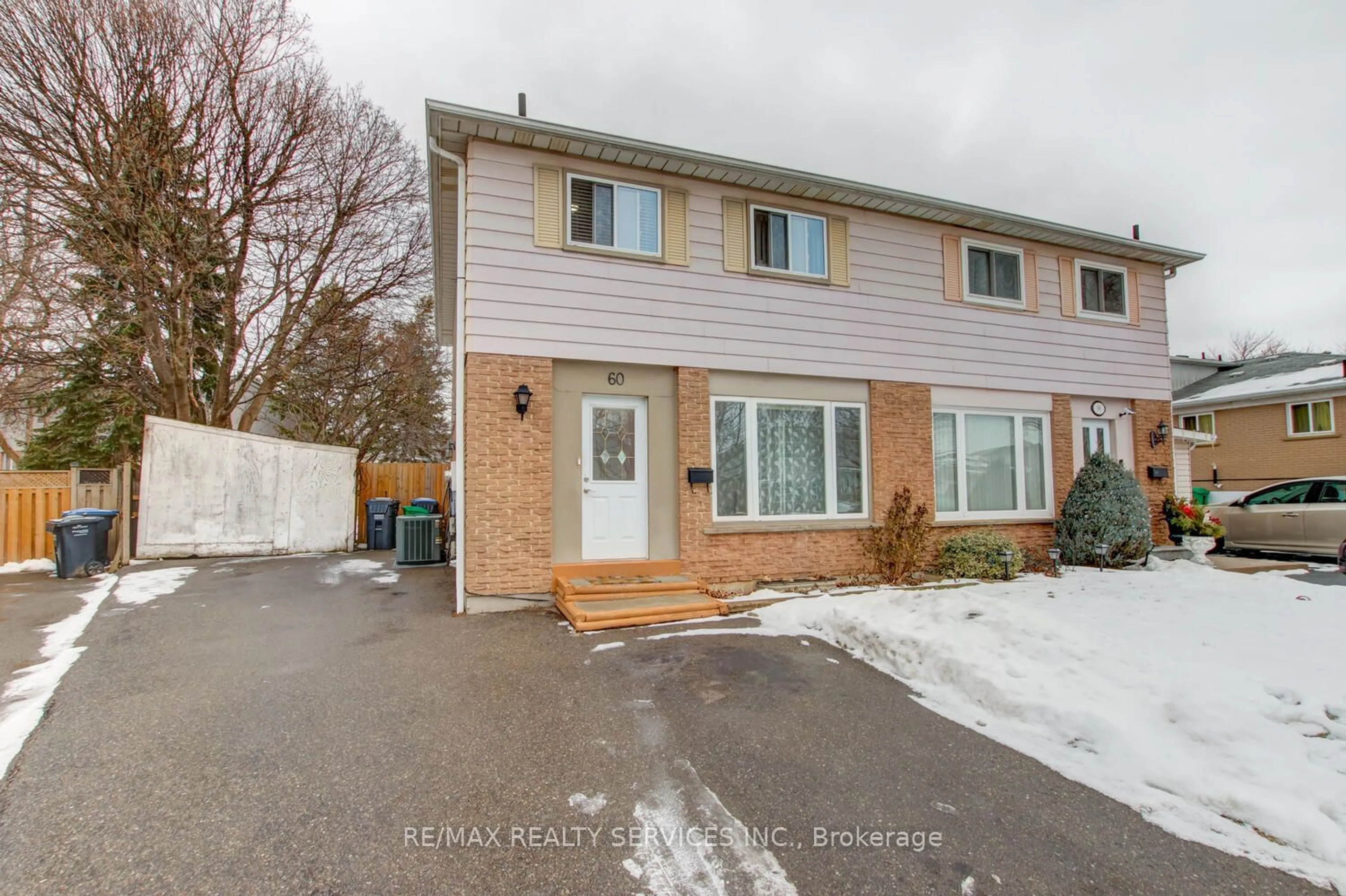 A pic from outside/outdoor area/front of a property/back of a property/a pic from drone, street for 60 Chipwood Cres, Brampton Ontario L6V 2E5