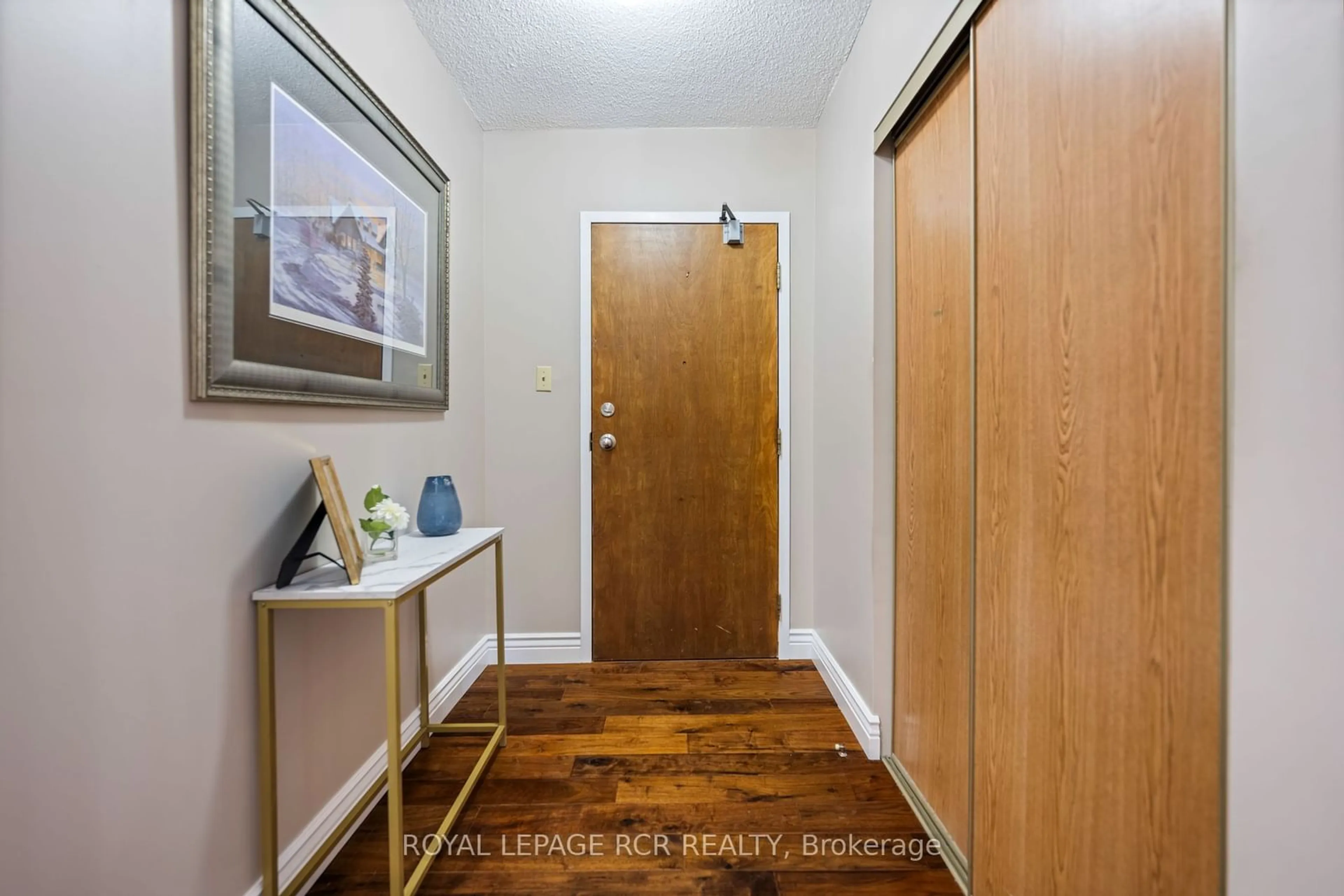 Indoor entryway for 16 Fourth St #63, Orangeville Ontario L9W 4N7