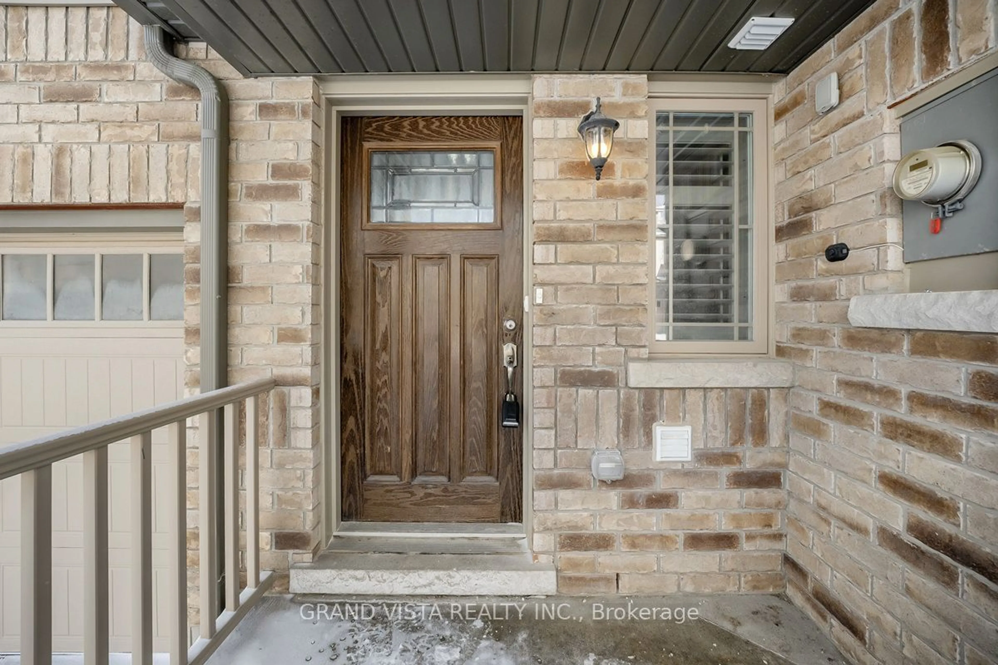 Indoor entryway for 124 Parkinson Cres ## 52, Orangeville Ontario L9W 6X3