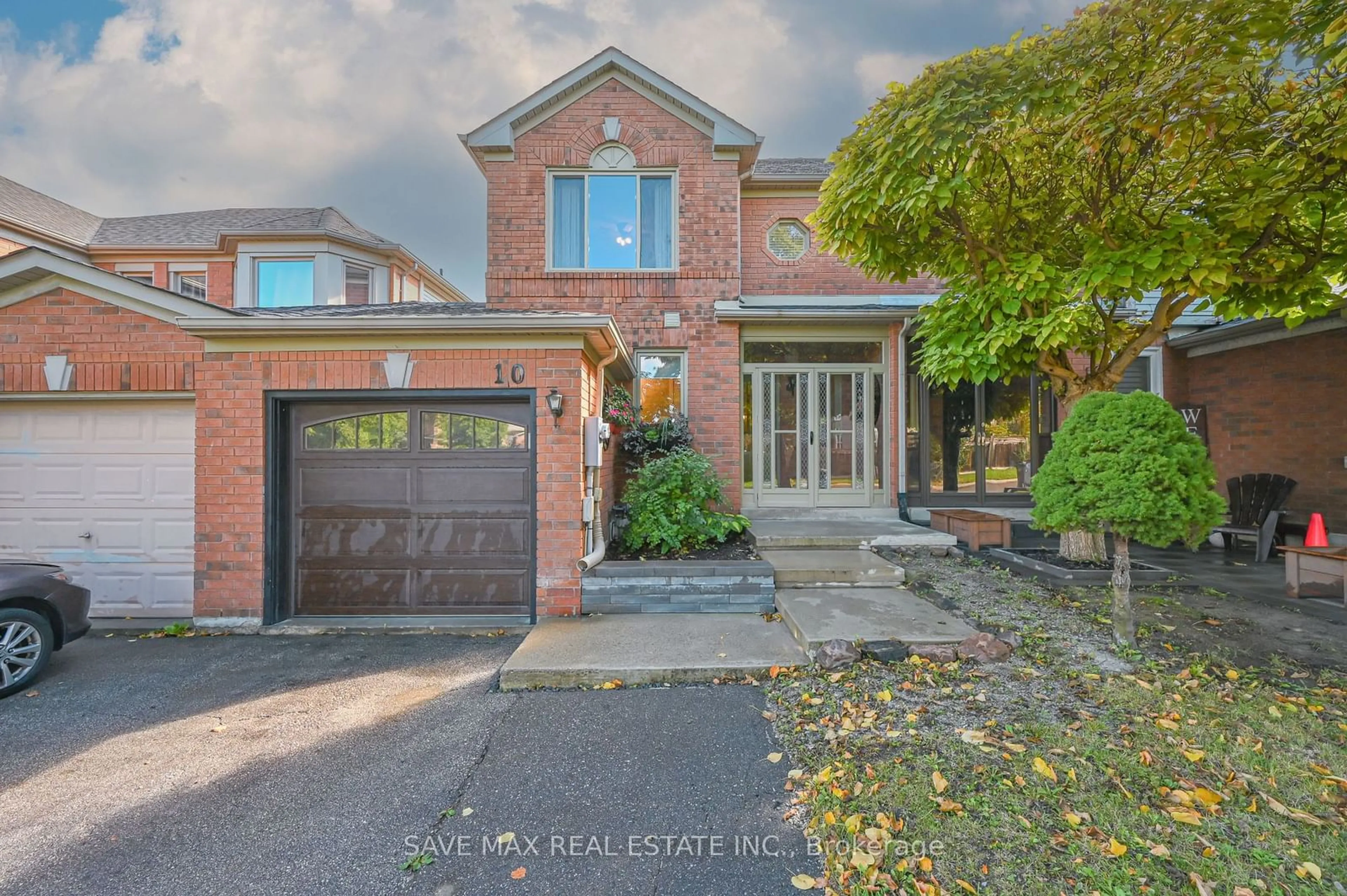 Home with brick exterior material, street for 10 Deer Creek Pl, Brampton Ontario L6Z 4T5