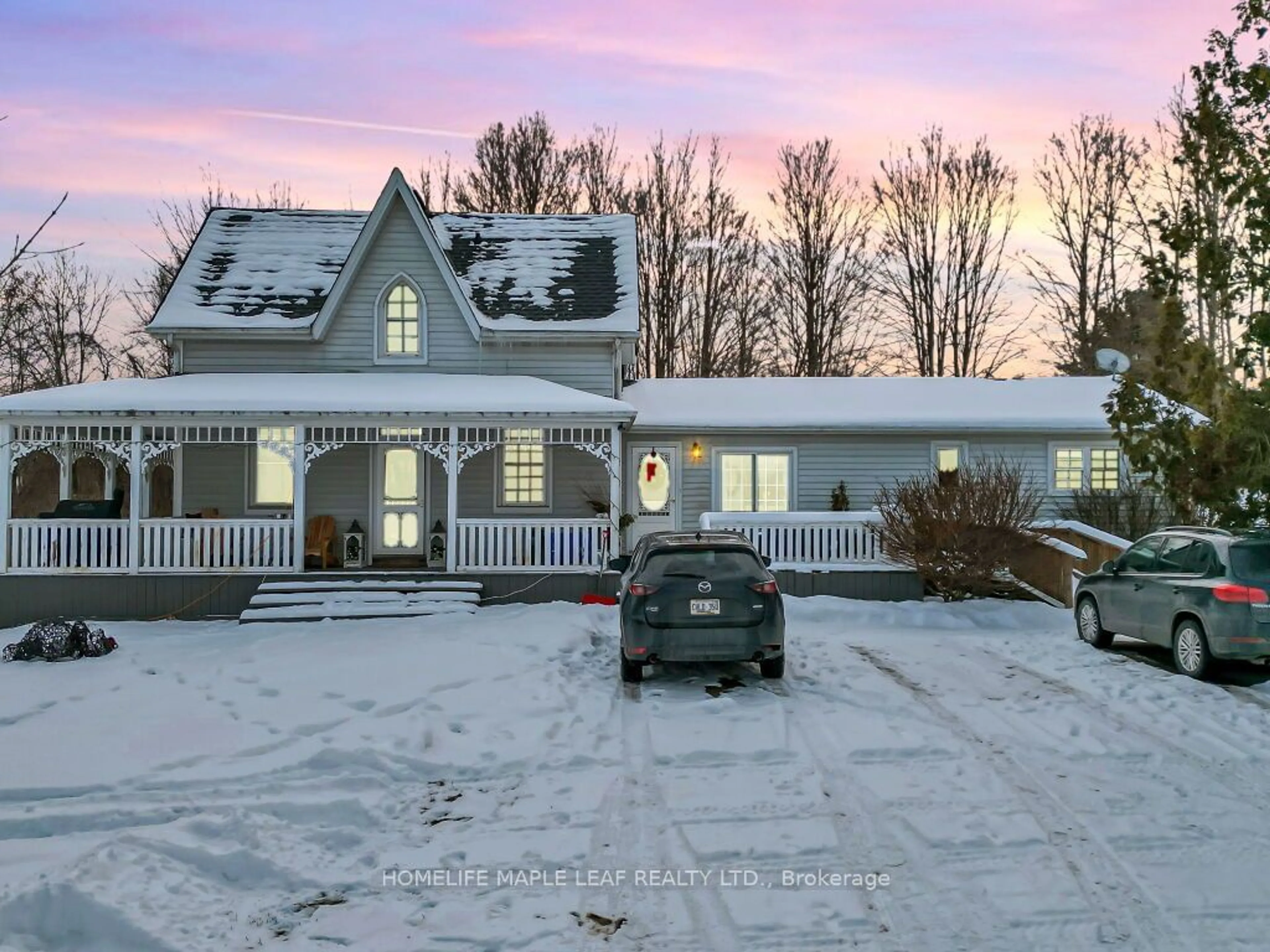 A pic from outside/outdoor area/front of a property/back of a property/a pic from drone, street for 2183 20 Side Rd Rd, Milton Ontario L0P 1J0