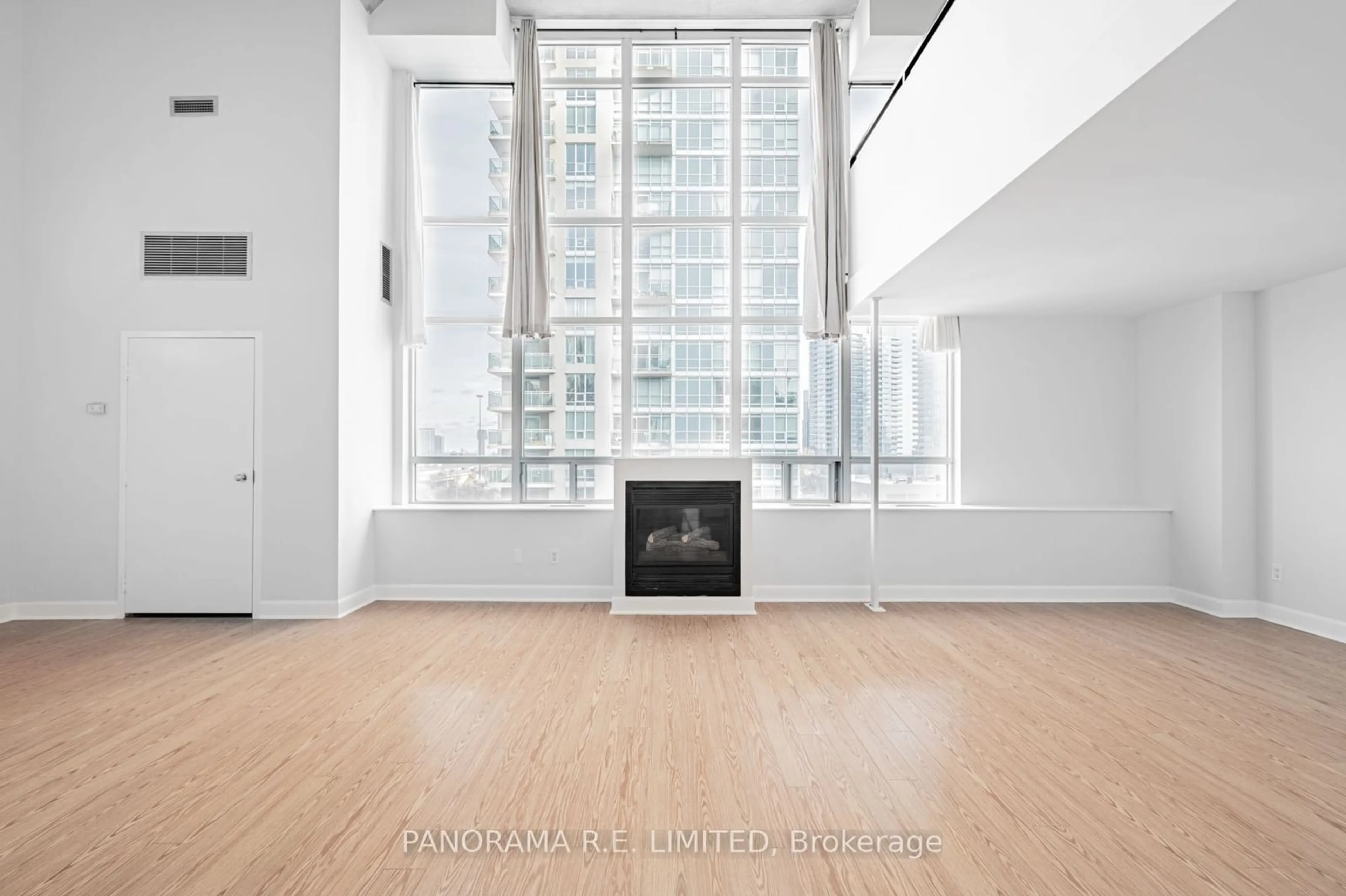 A pic of a room for 300 Manitoba St #405, Toronto Ontario M8Y 4G6