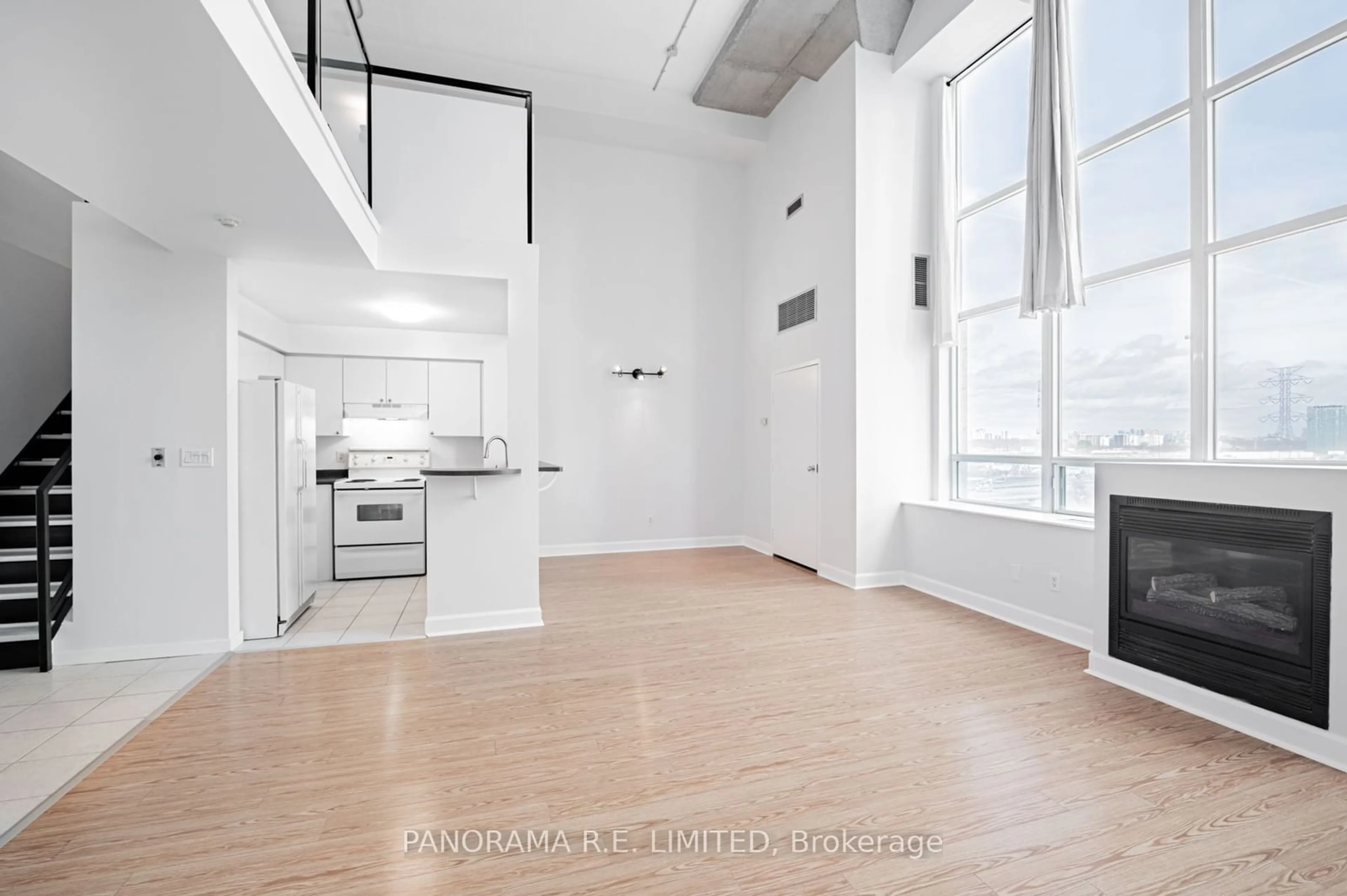 A pic of a room for 300 Manitoba St #405, Toronto Ontario M8Y 4G6