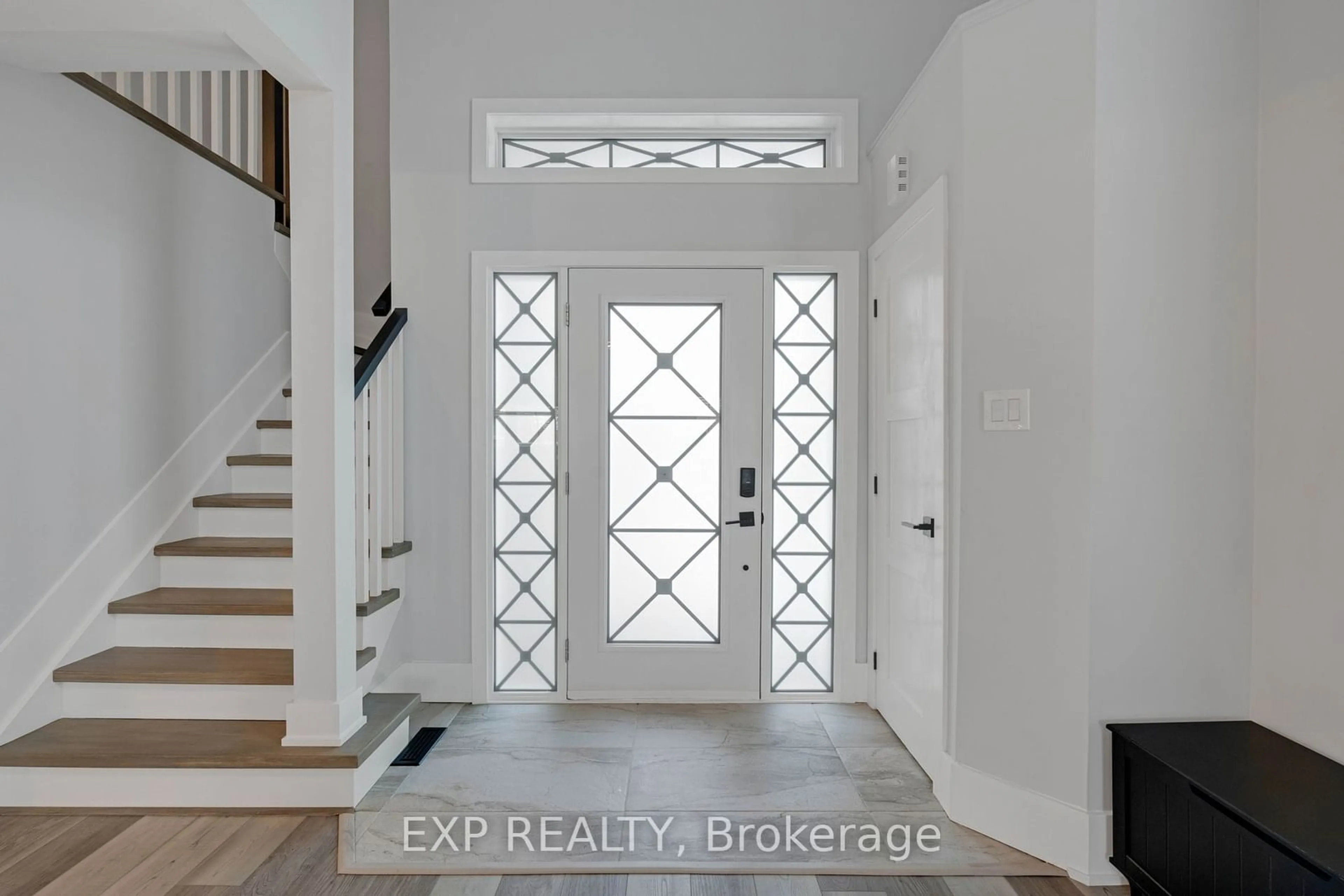 Indoor entryway for 2333 Grand Ravine Dr, Oakville Ontario L6H 6A8