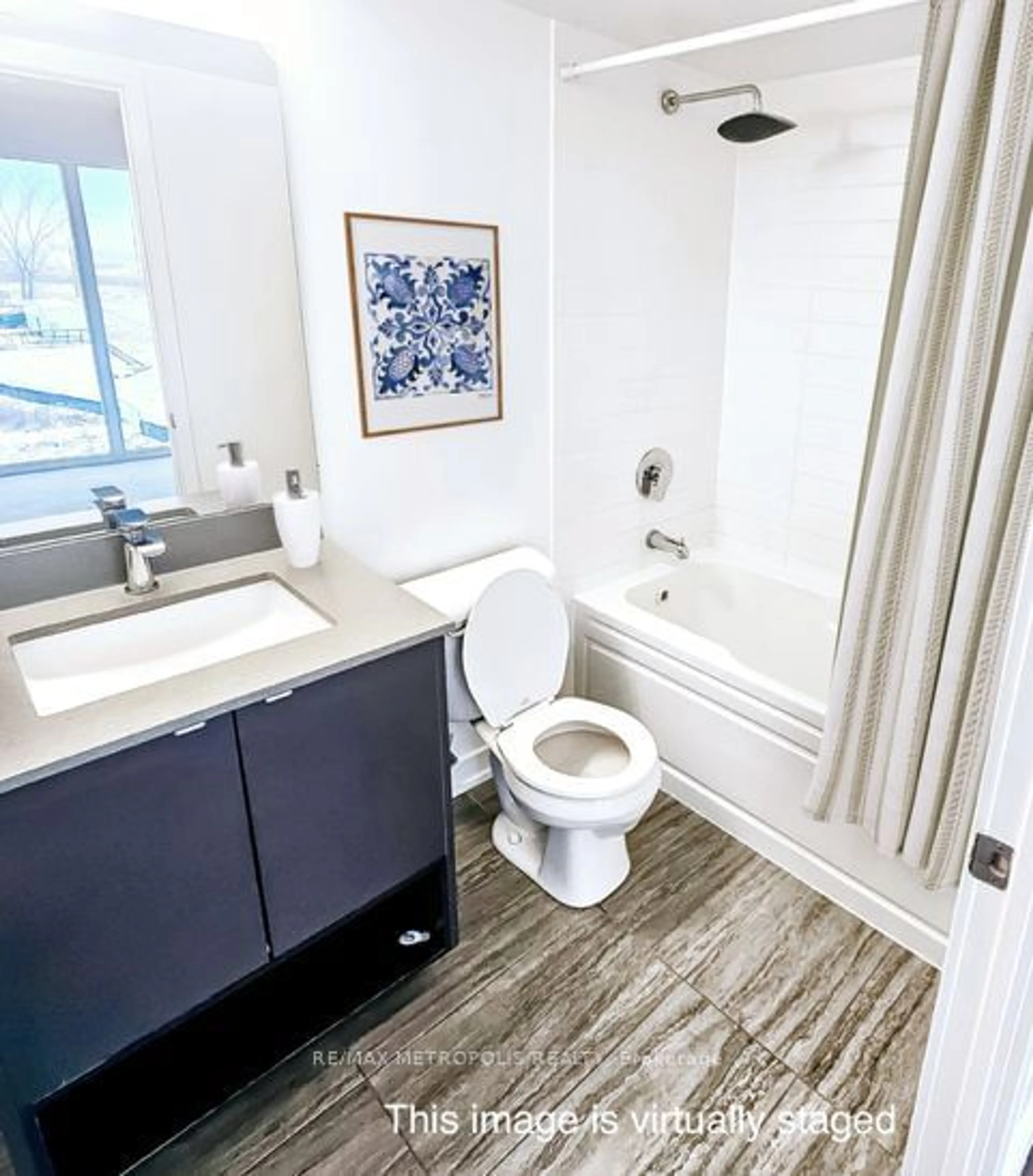 Contemporary bathroom, unknown for 1117 Cooke Blvd #A506, Burlington Ontario L7T 0C6