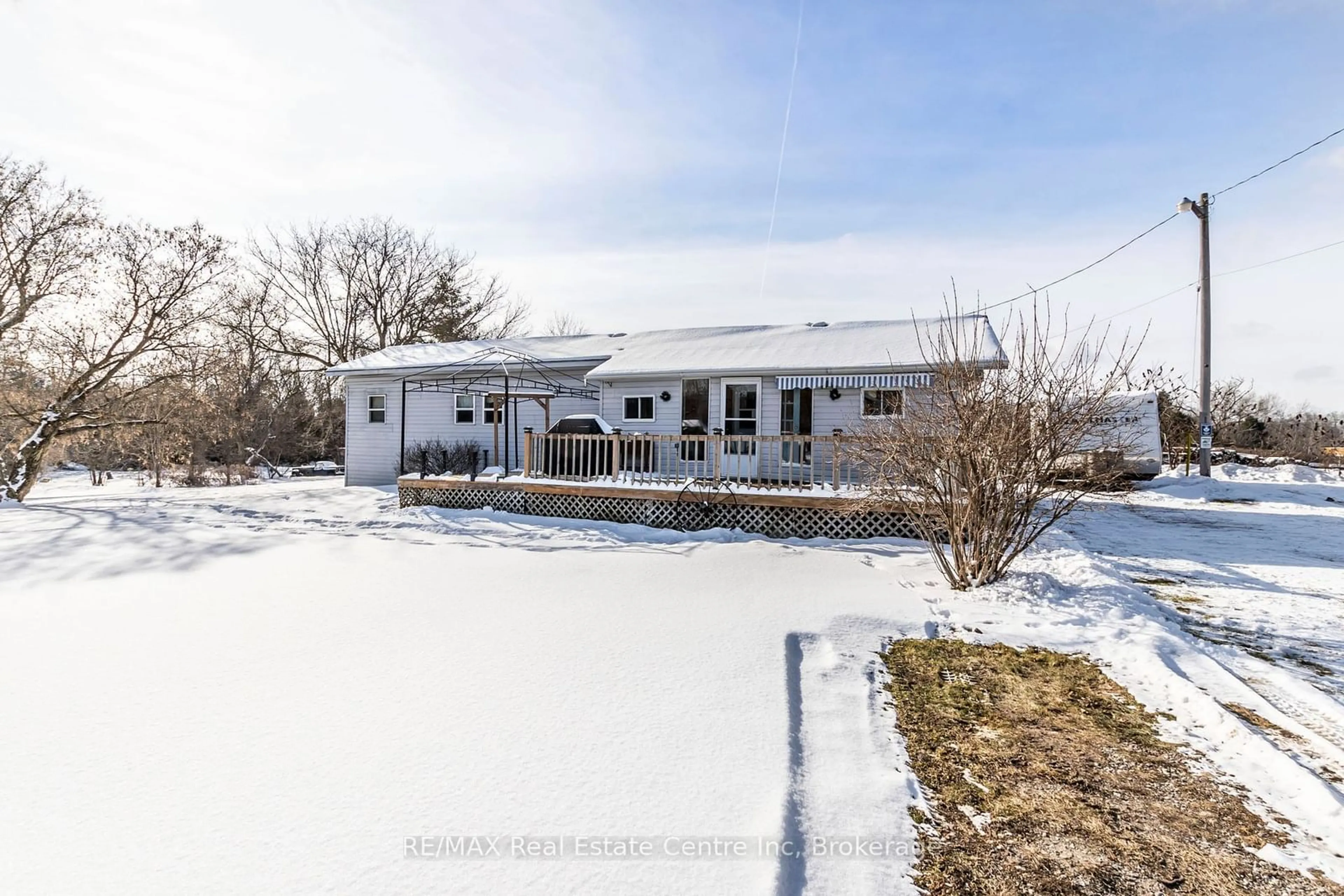 A pic from outside/outdoor area/front of a property/back of a property/a pic from drone, street for 9034 Guelph Junction Rd, Milton Ontario L0P 1B0