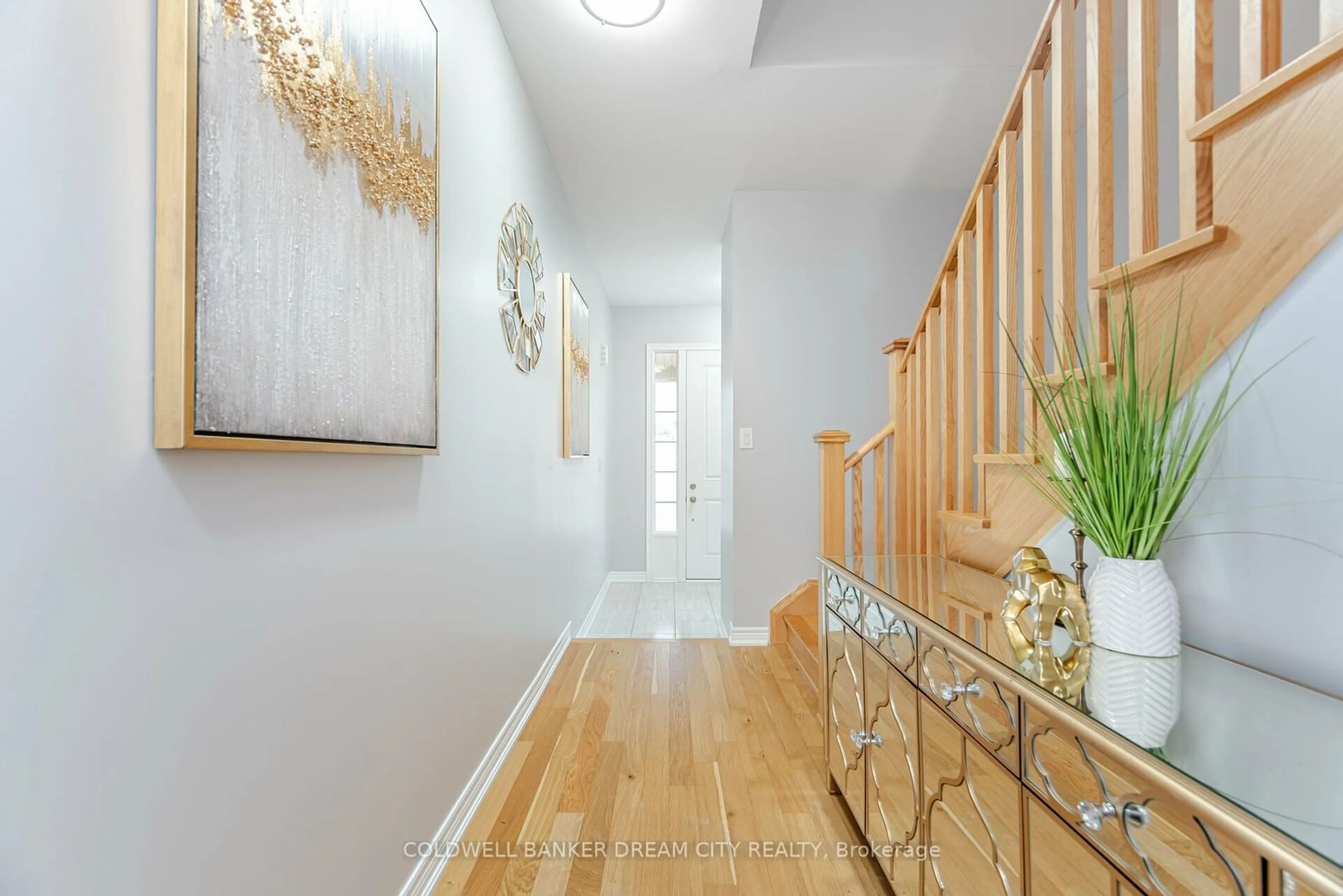 Indoor foyer for 6 Clunburry Rd, Brampton Ontario L7A 5B4