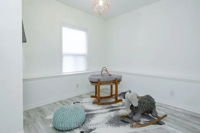 Additional property image - 905 & 907 Glencairn Ave