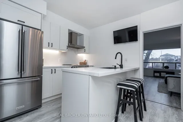 Additional property image - 905 & 907 Glencairn Ave