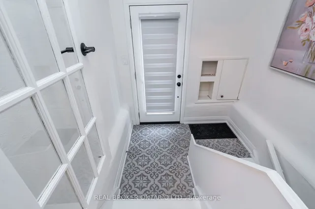 Additional property image - 905 & 907 Glencairn Ave