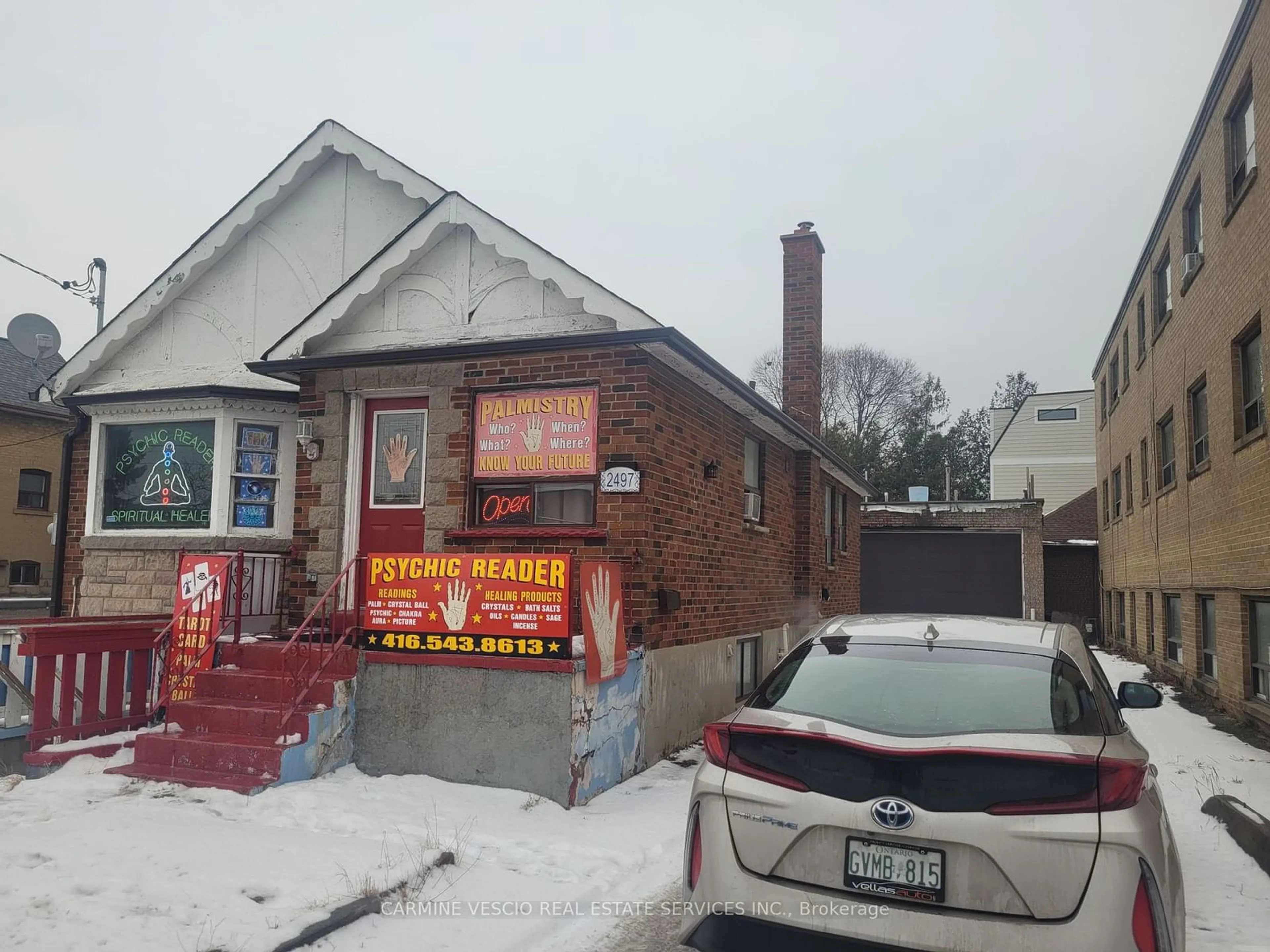 Unknown for 2497 Dufferin St, Toronto Ontario M6B 3R3