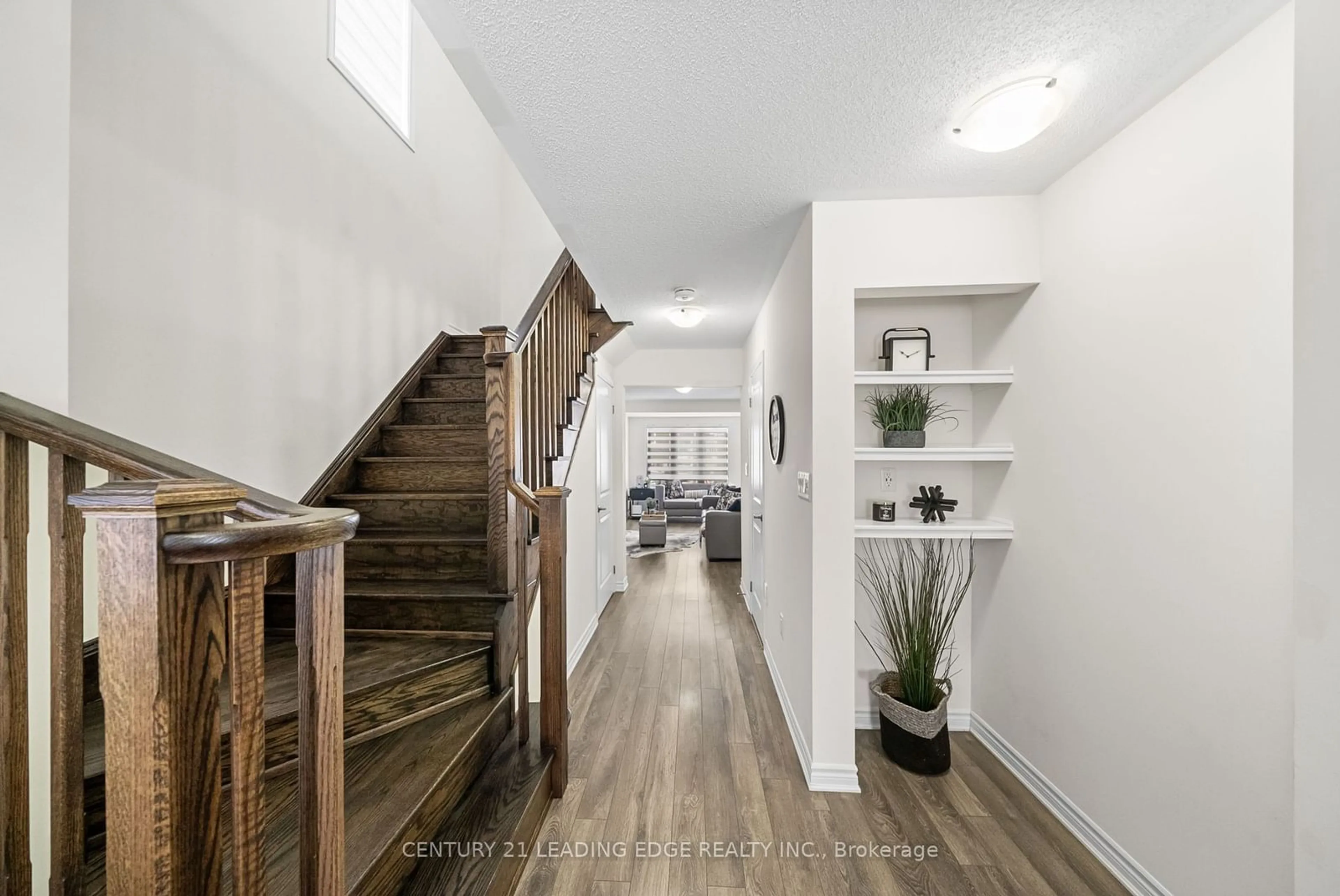 Indoor entryway for 307 Beasley Terr, Milton Ontario L9E 1C4