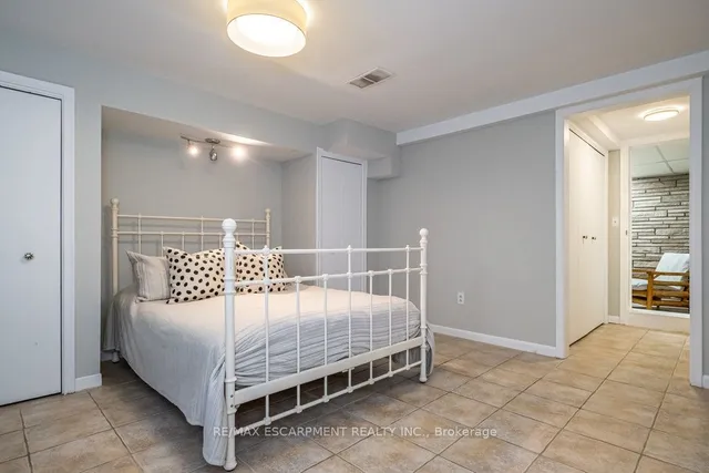 Additional property image - 822 Danforth Pl