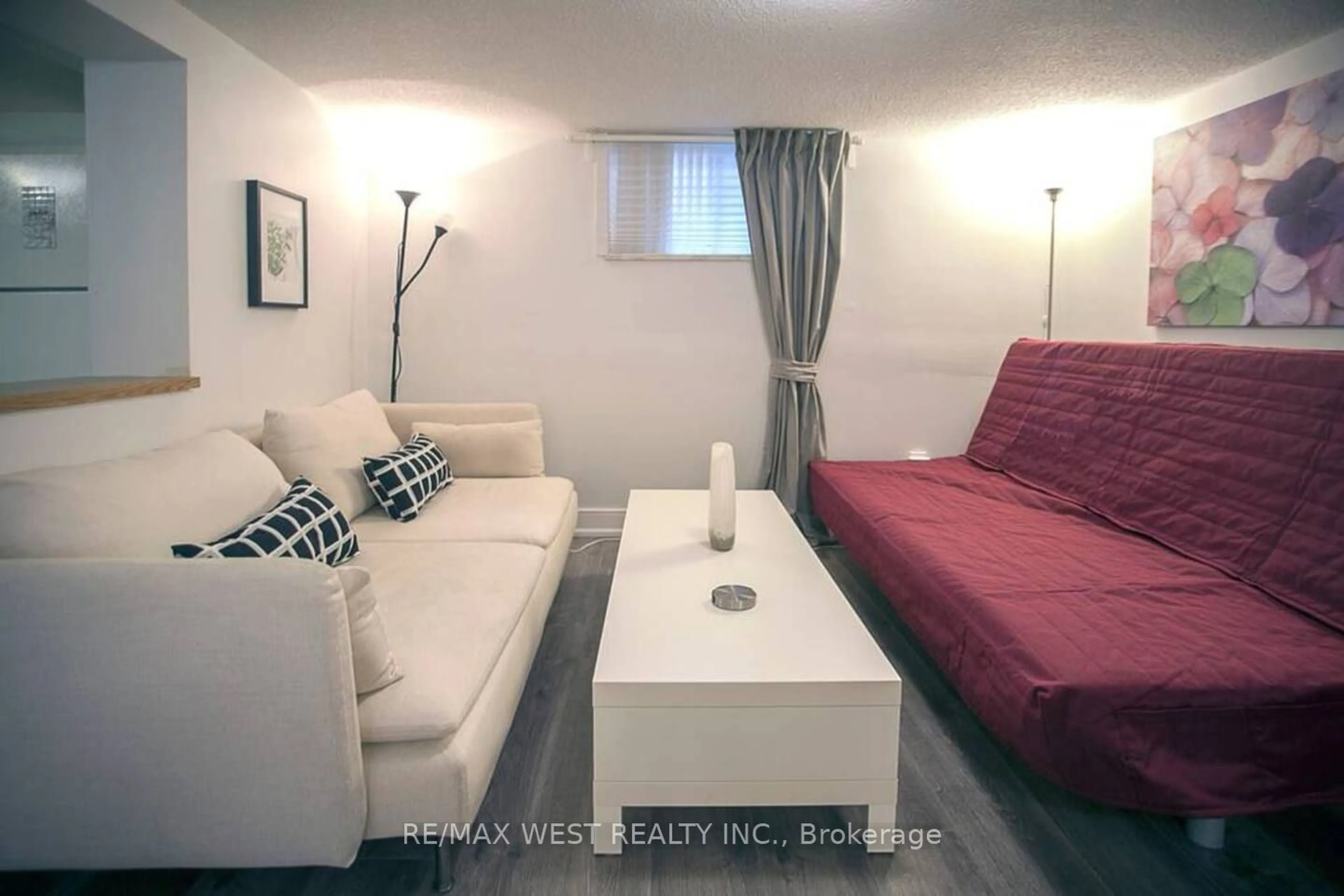 Living room with furniture, unknown for 1120 Glencairn Ave, Toronto Ontario M6B 2B4