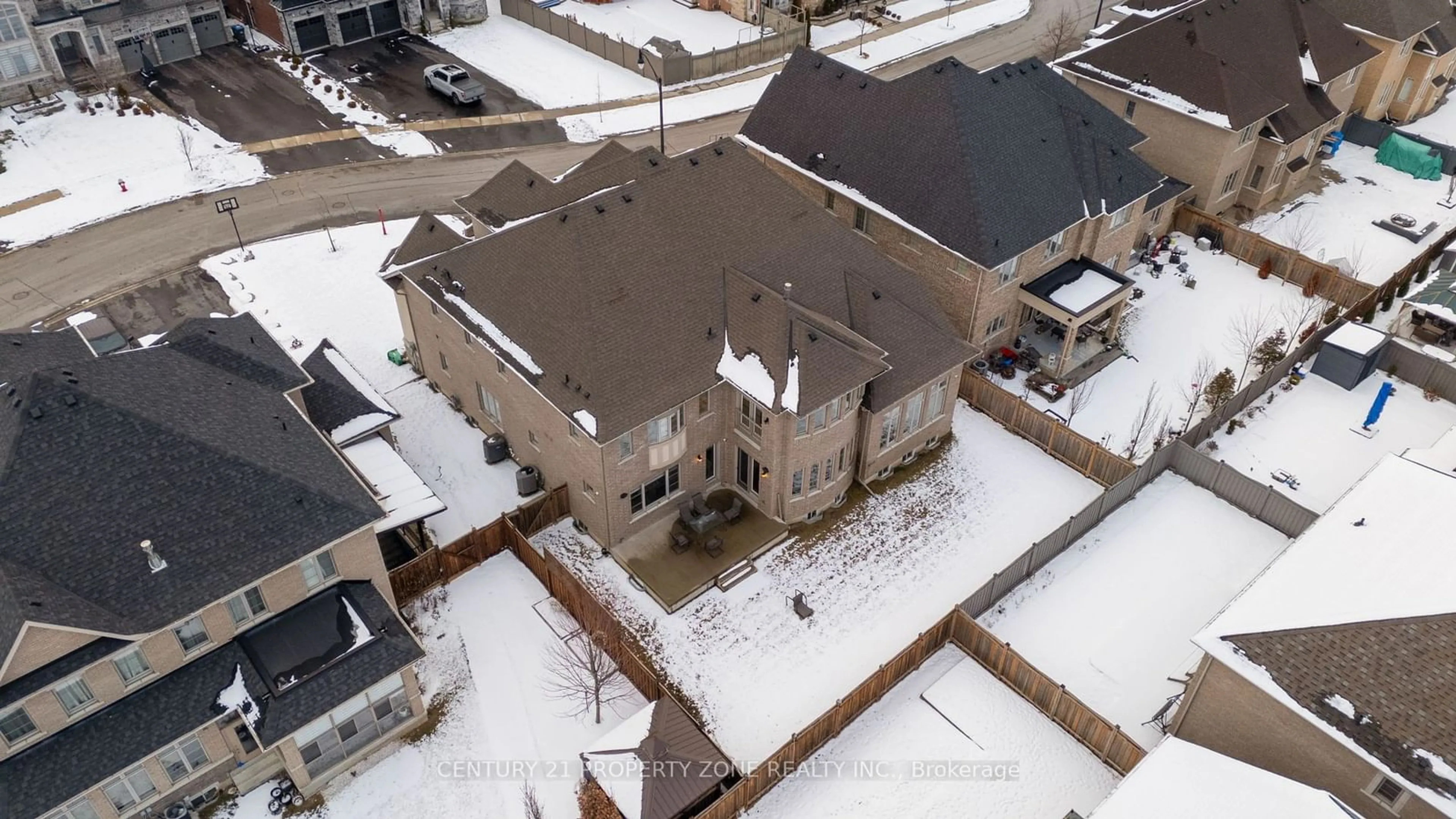 A pic from outside/outdoor area/front of a property/back of a property/a pic from drone, building for 32 Sister Oreily Rd, Brampton Ontario L6P 4C6