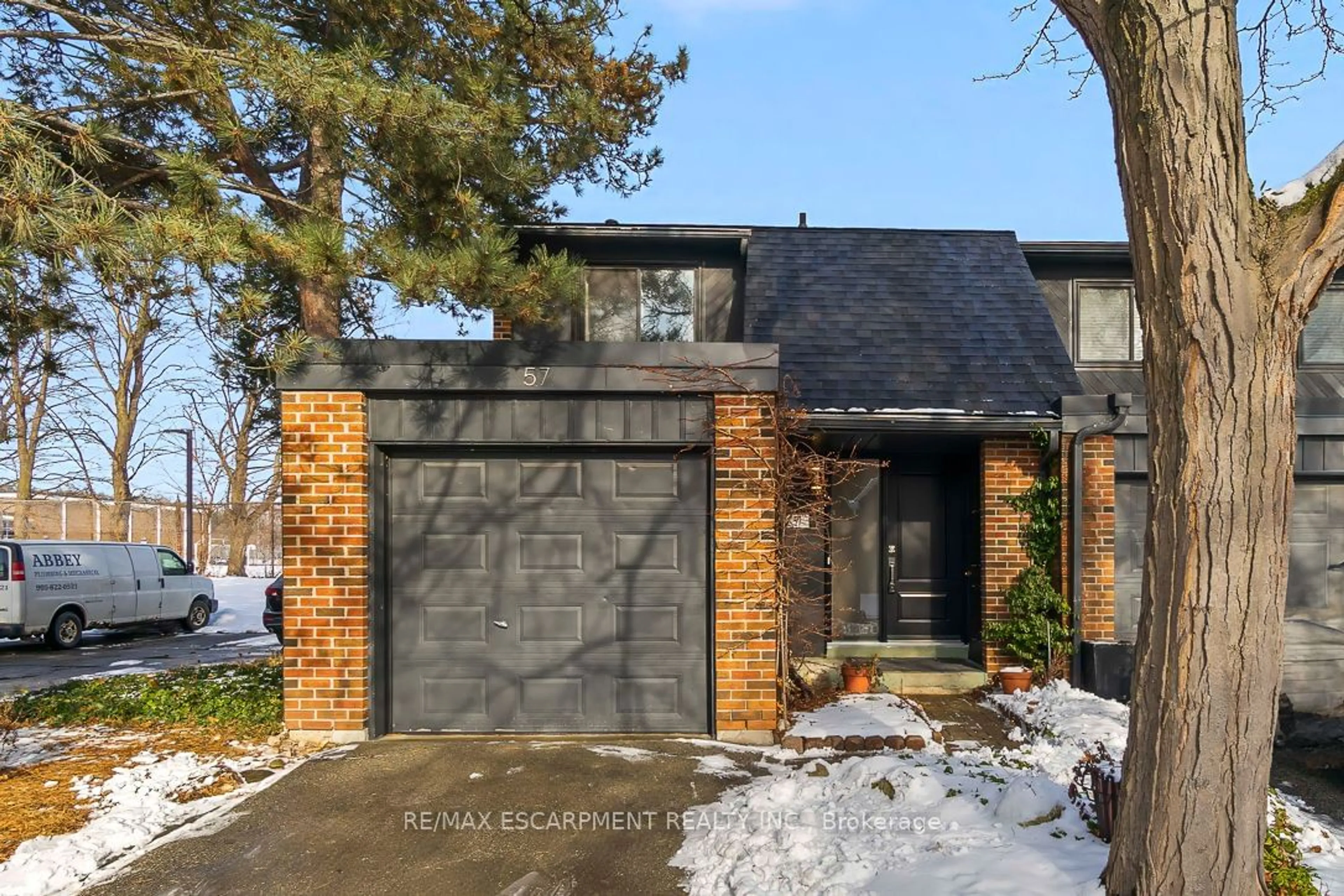 Home with brick exterior material, street for 20 Mineola Rd #57, Mississauga Ontario L5G 4N9