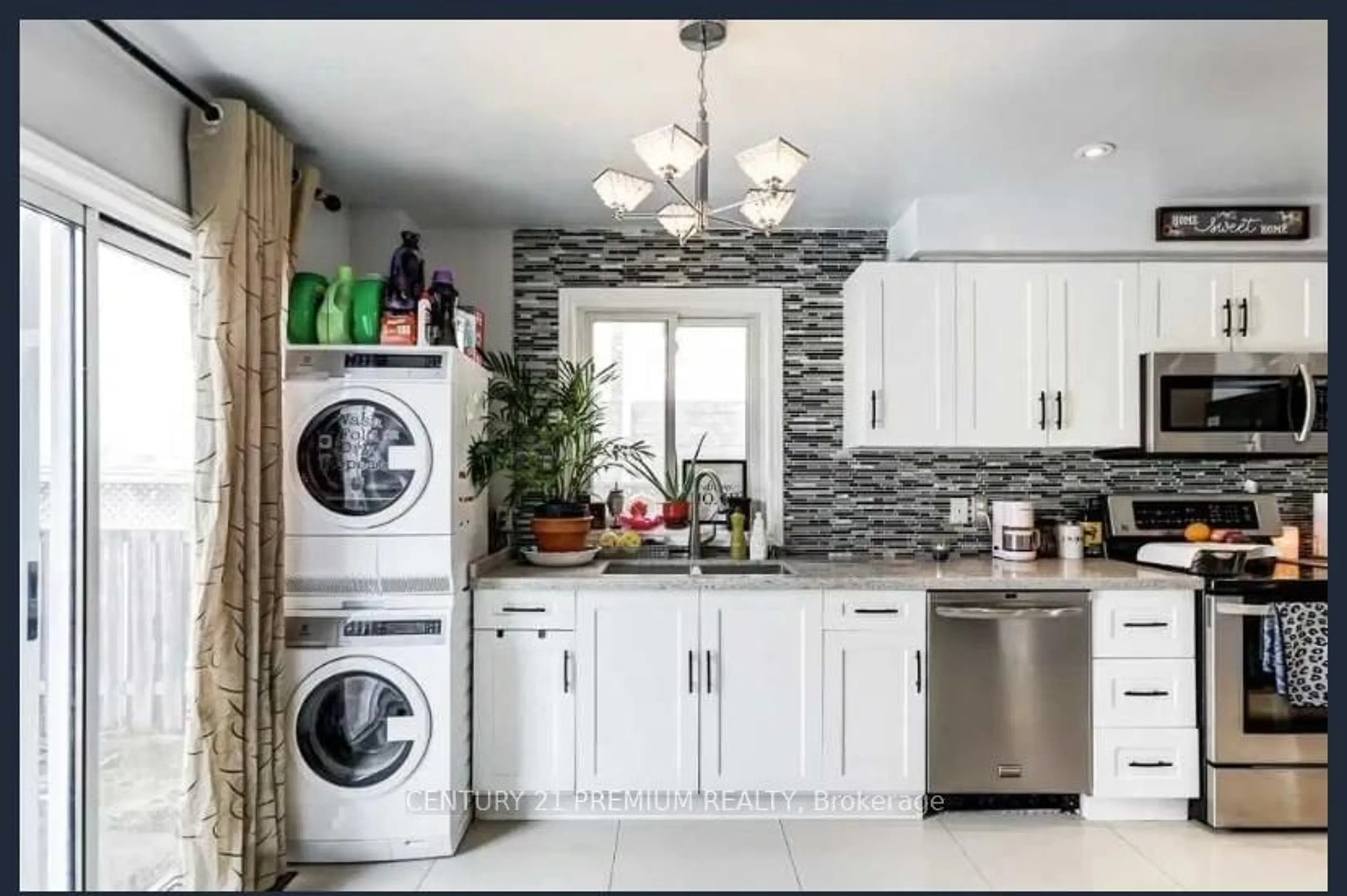 Laundry room for 14 Saddletree Tr, Brampton Ontario L6X 4N1