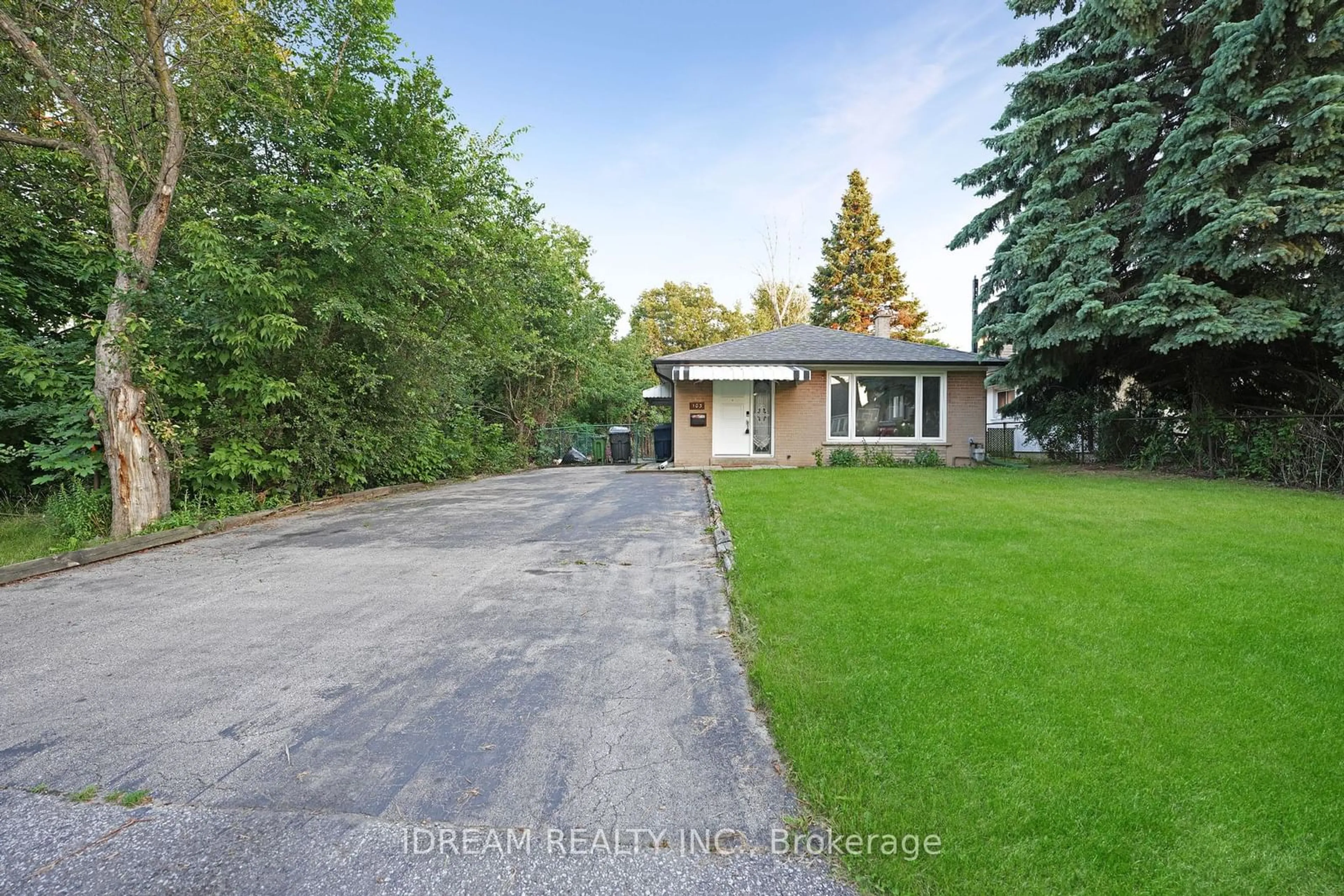 A pic from outside/outdoor area/front of a property/back of a property/a pic from drone, street for 103 Wallasey Ave, Toronto Ontario M9M 1E3