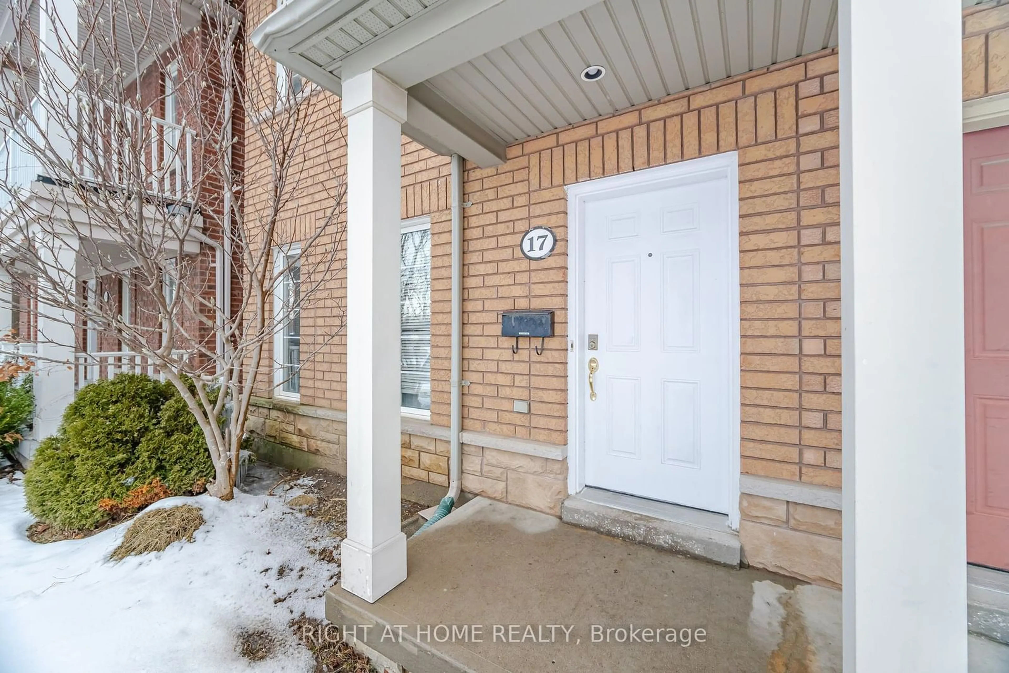 Indoor entryway for 17 Boot Terr, Toronto Ontario M3J 0A1