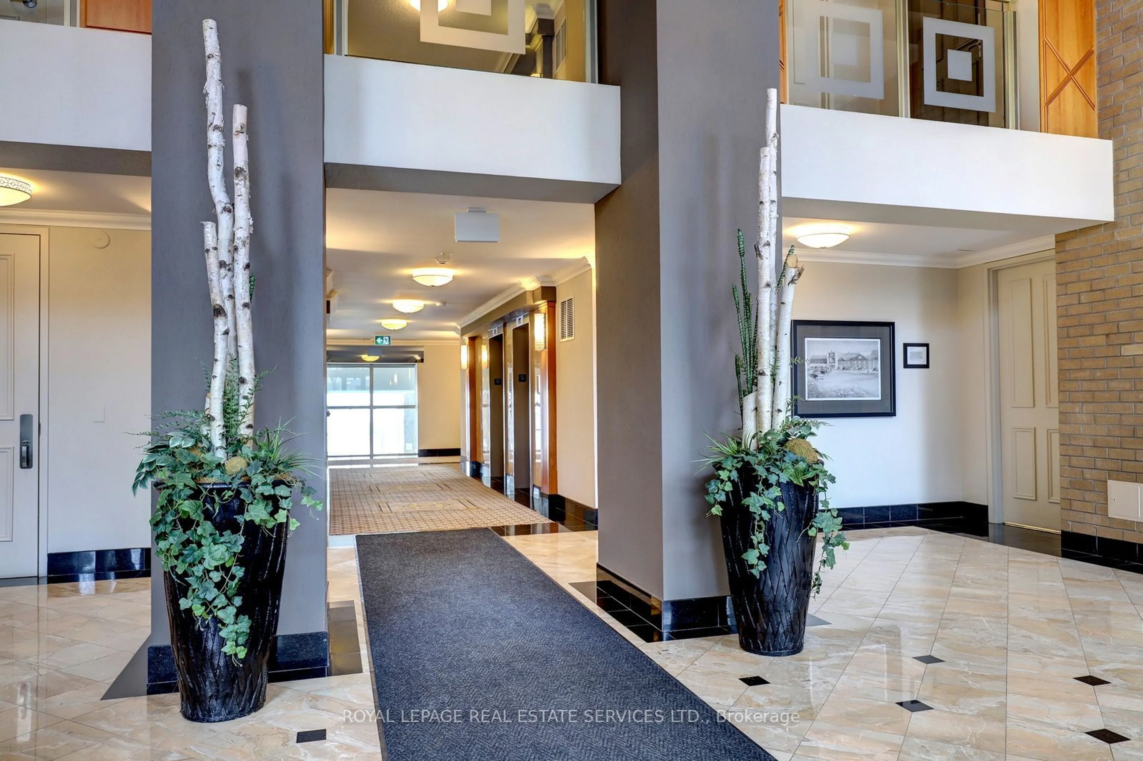 Lobby for 2190 Lakeshore Rd #PH11C, Burlington Ontario L7R 4K1