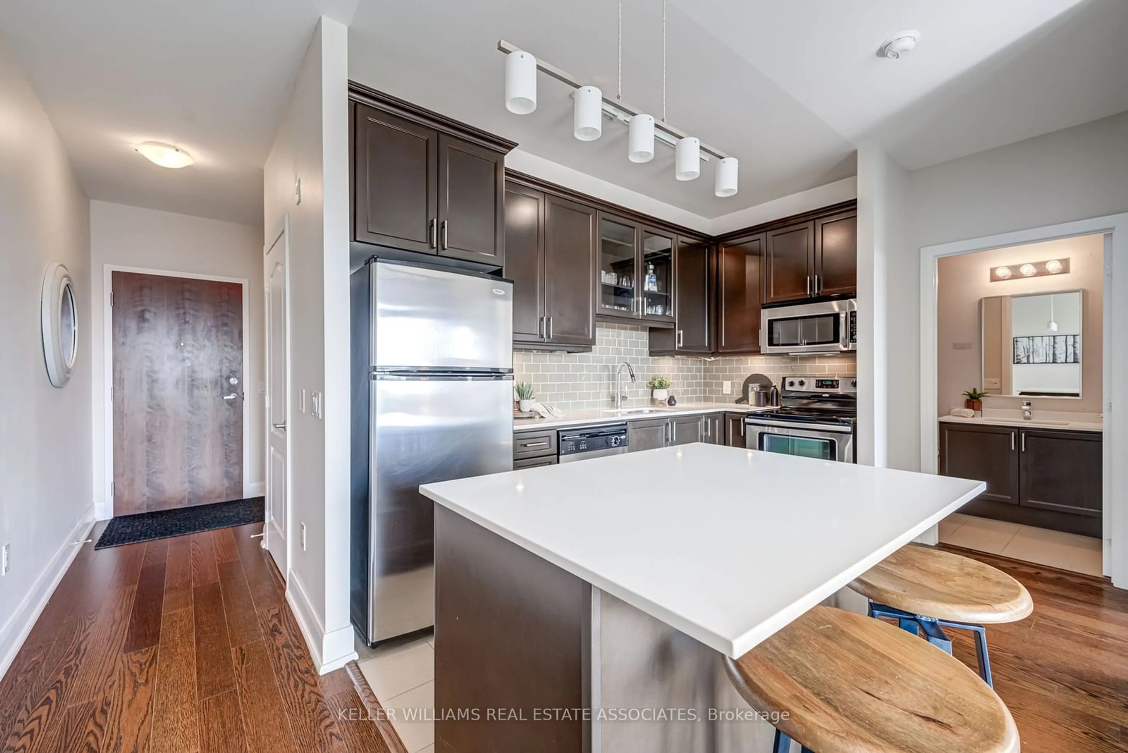 Open concept kitchen, unknown for 2470 Prince Michael Dr #614, Oakville Ontario L6H 7E4