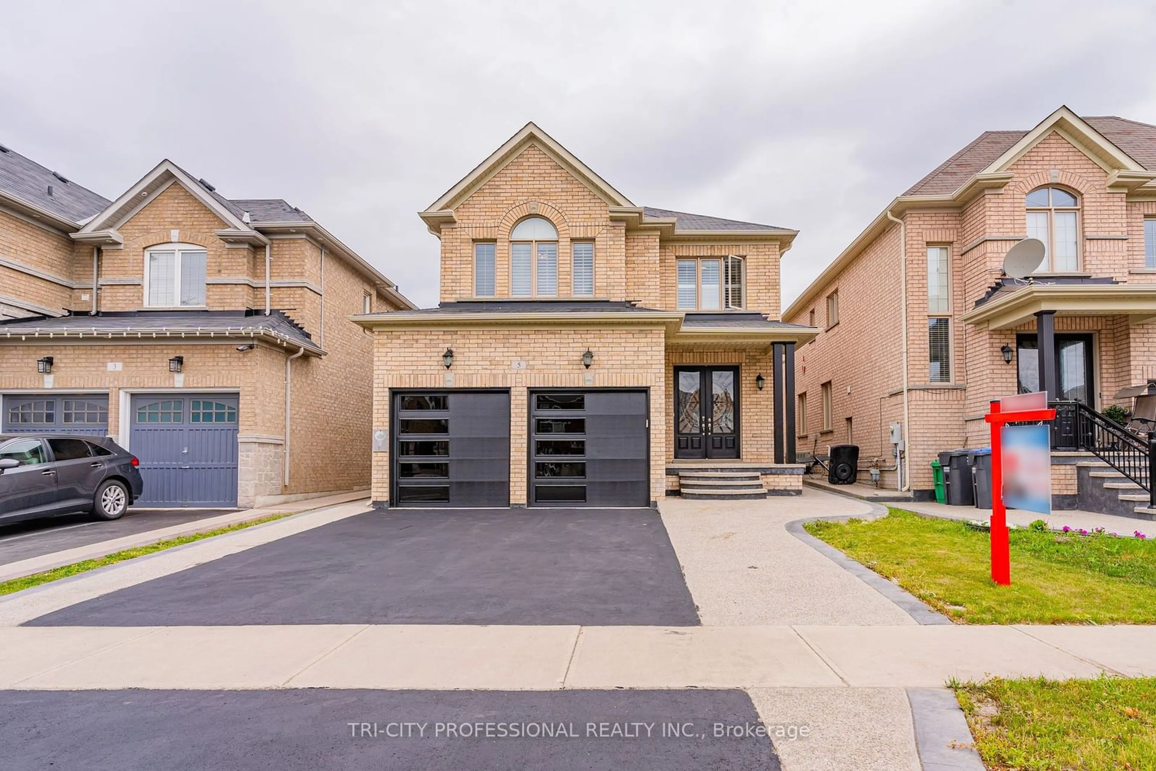 Home with brick exterior material, street for 5 Drummondville Dr, Brampton Ontario L6P 3M8