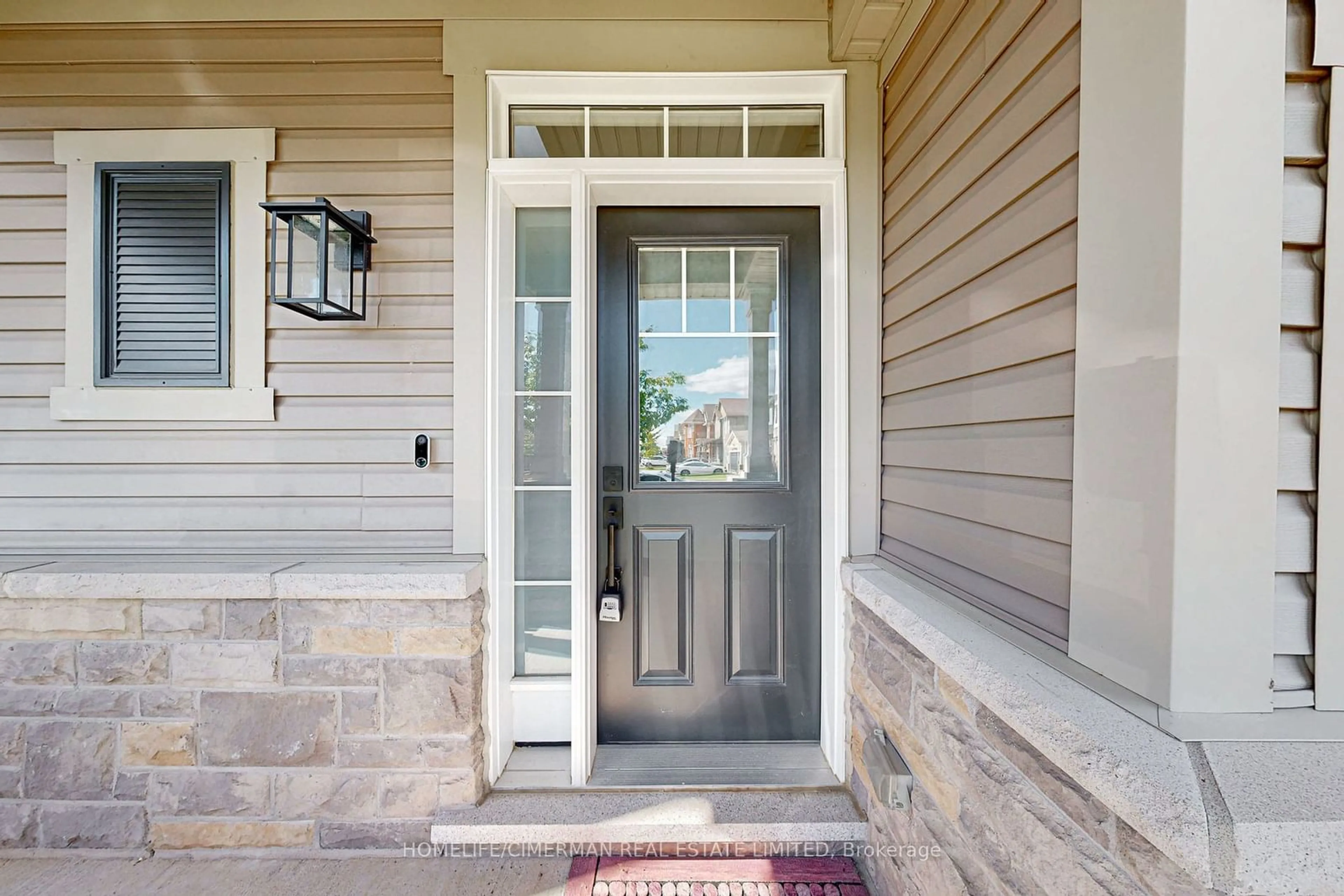 Indoor entryway for 421 Leiterman Dr, Milton Ontario L9T 8G7