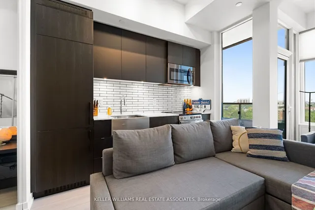 Additional property image - 270 Dufferin St Unit 919