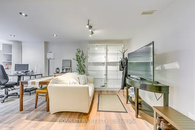 Additional property image - 770 Othello Crt Unit 80