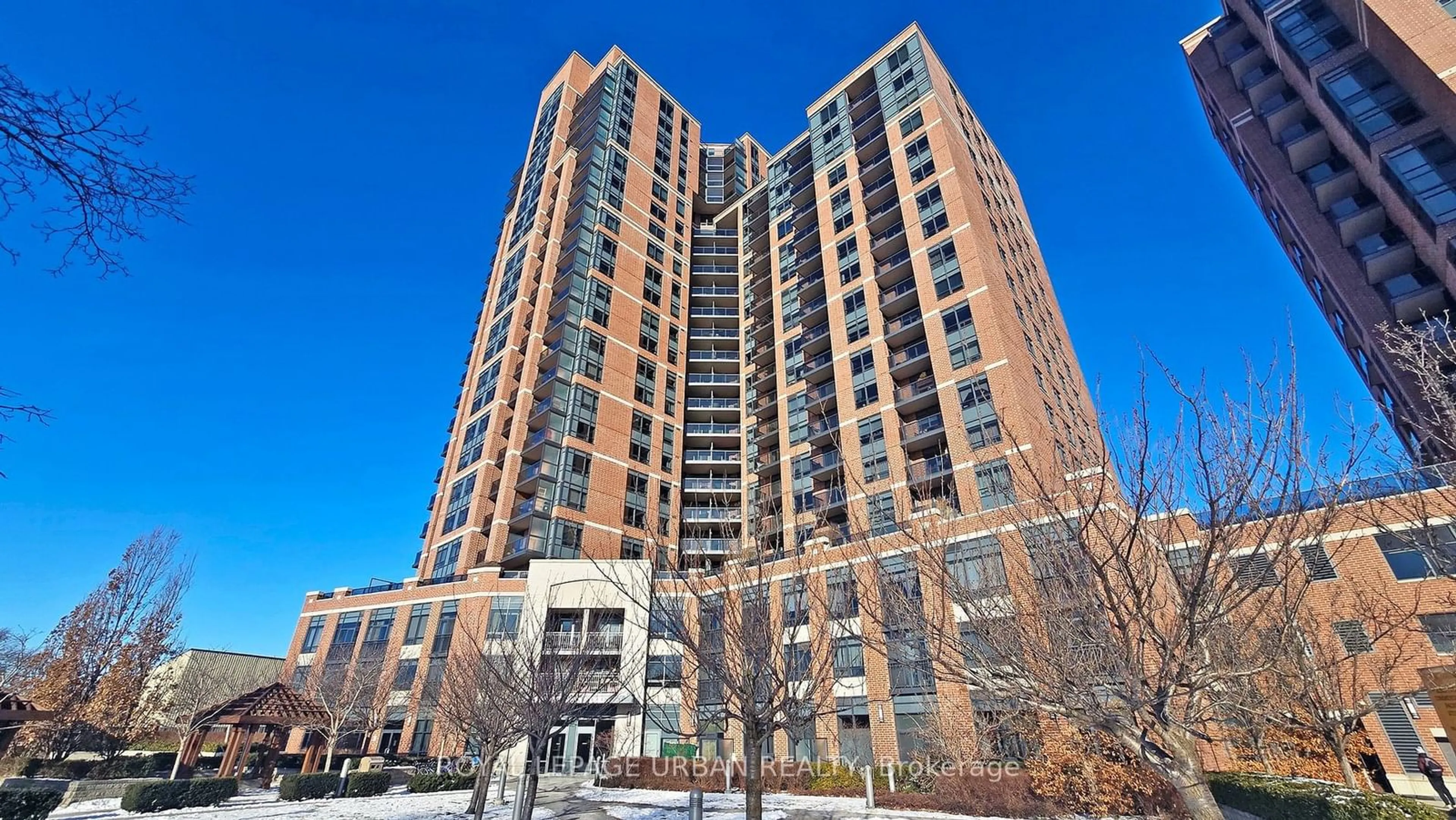 Indoor foyer for 60 Heintzman St #428, Toronto Ontario M6P 5A1