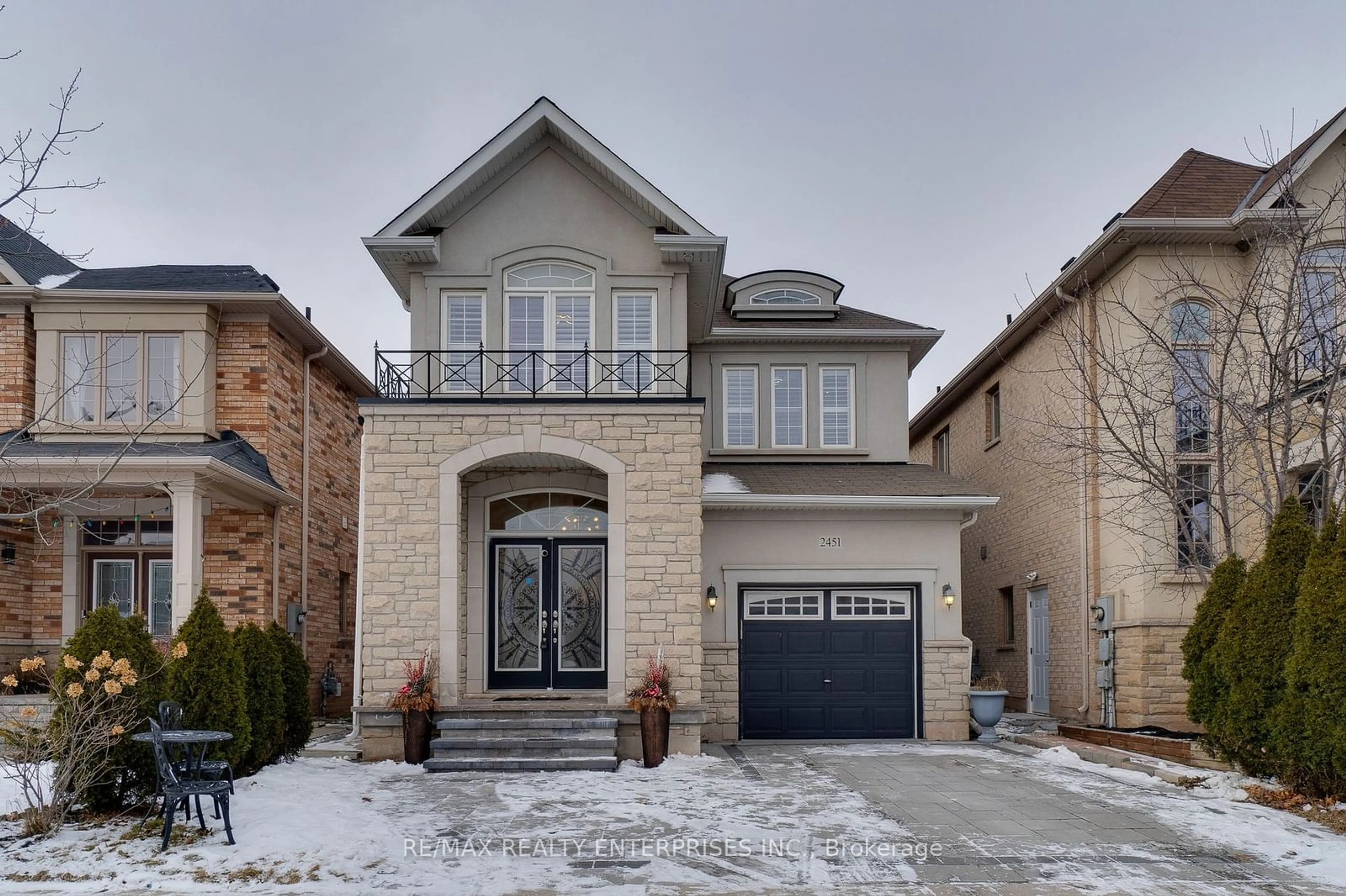 Home with brick exterior material, street for 2451 Pine Glen Rd, Oakville Ontario L6M 0R6