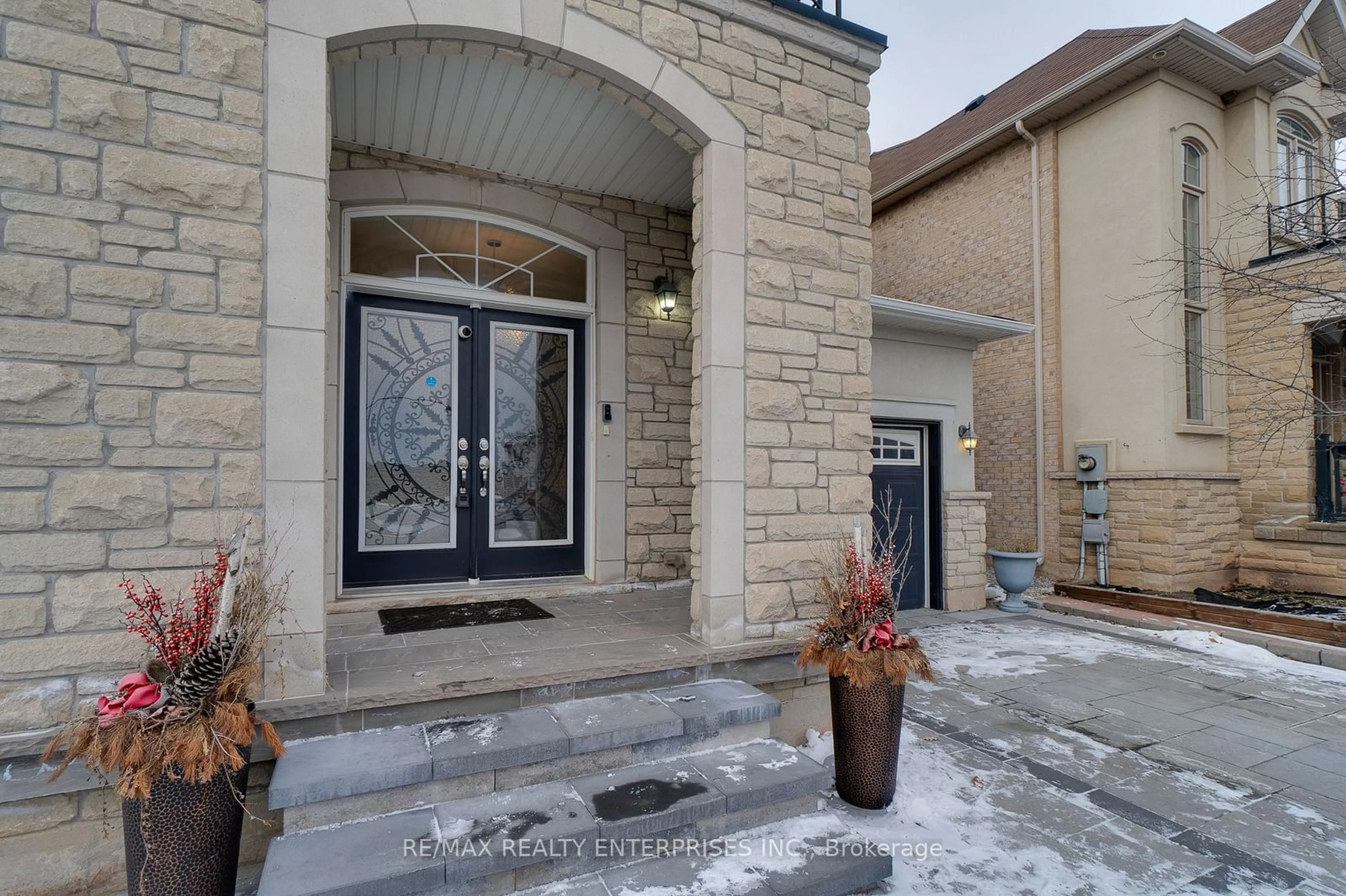 Unknown for 2451 Pine Glen Rd, Oakville Ontario L6M 0R6