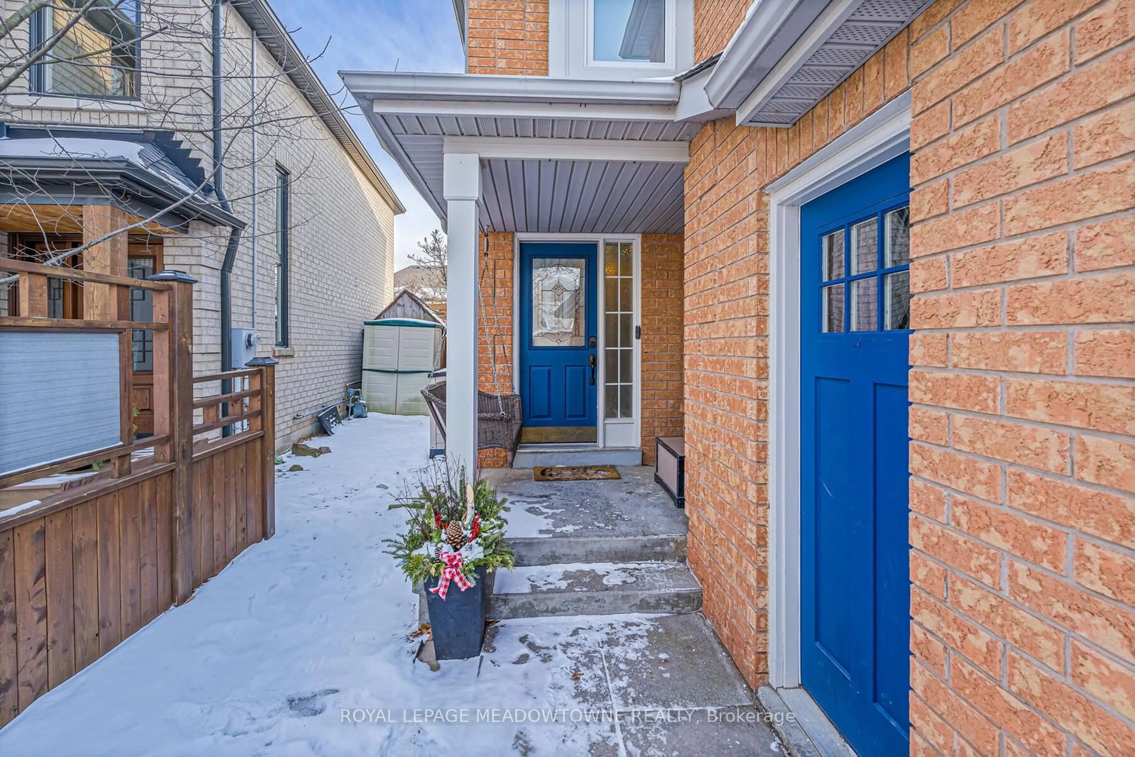 Indoor entryway for 22 Stone St, Halton Hills Ontario L7G 5W6