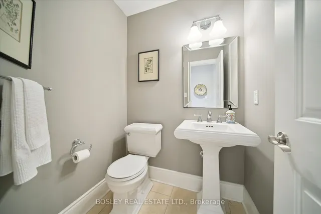 Additional property image - 208 La Rose Ave Unit 15