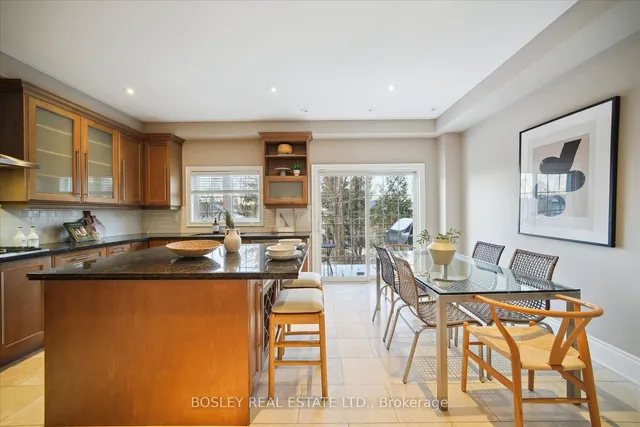 Additional property image - 208 La Rose Ave Unit 15