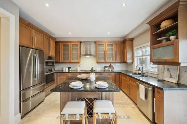 Additional property image - 208 La Rose Ave Unit 15