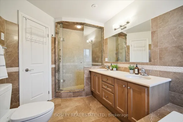 Additional property image - 208 La Rose Ave Unit 15