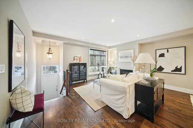 Additional property image - 208 La Rose Ave Unit 15
