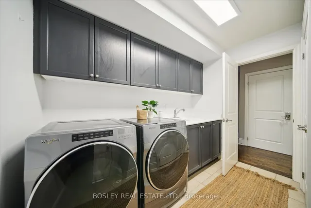 Additional property image - 208 La Rose Ave Unit 15