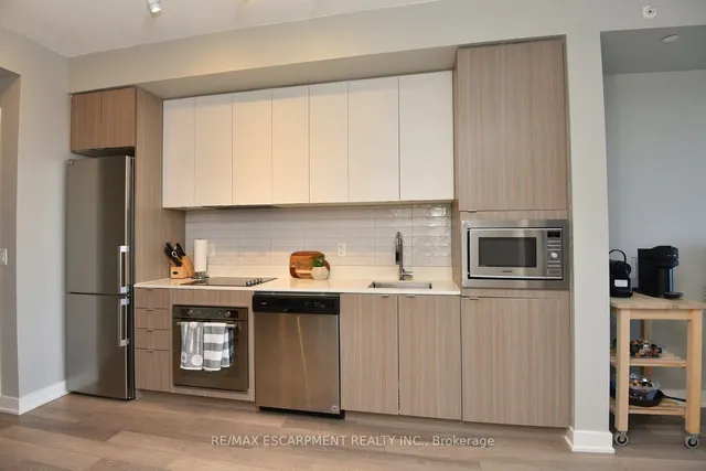 Additional property image - 5220 Dundas St Unit D509