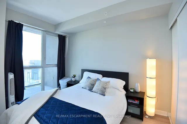 Additional property image - 5220 Dundas St Unit D509