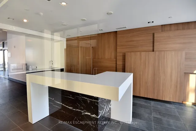 Additional property image - 5220 Dundas St Unit D509