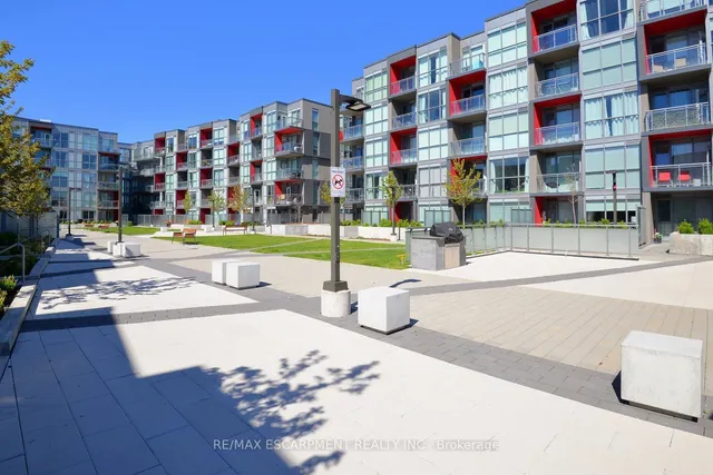 Additional property image - 5220 Dundas St Unit D509