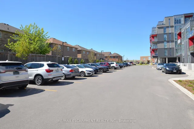 Additional property image - 5220 Dundas St Unit D509
