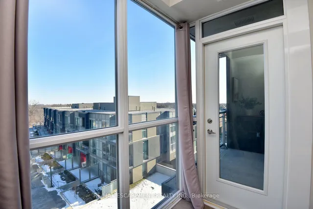 Additional property image - 5220 Dundas St Unit D509